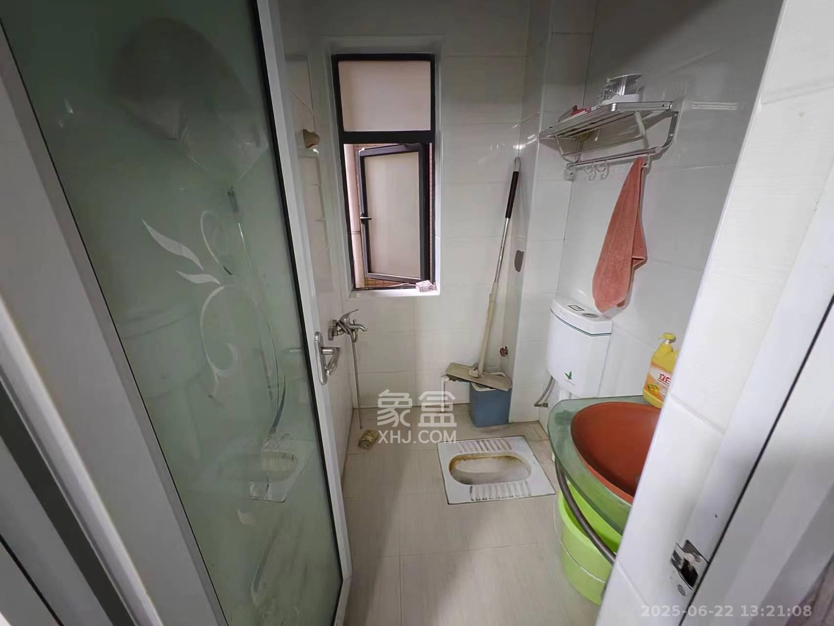 都市兰亭  1室1厅1卫    1000.0元/月 都市兰亭  1室1厅1卫    1000.0元/月室内图