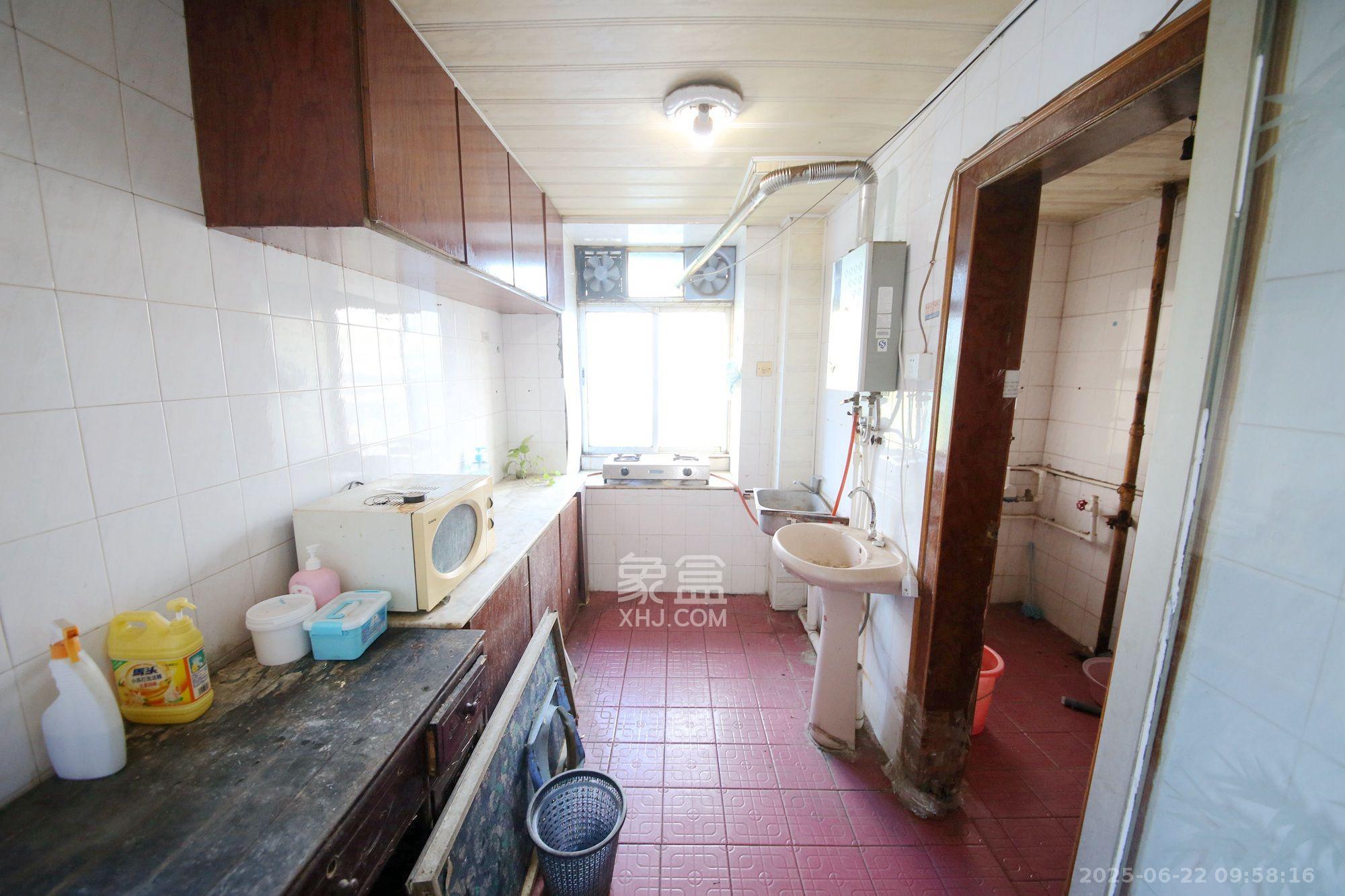 向韶村 2室2厅1卫 1800.0元/月 向韶村 2室2厅1卫 1800.0元/月室内图