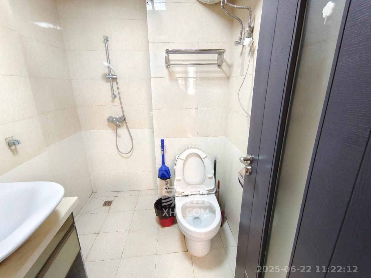 阳光100三期  3室2厅2卫    2800.0元/月室内图