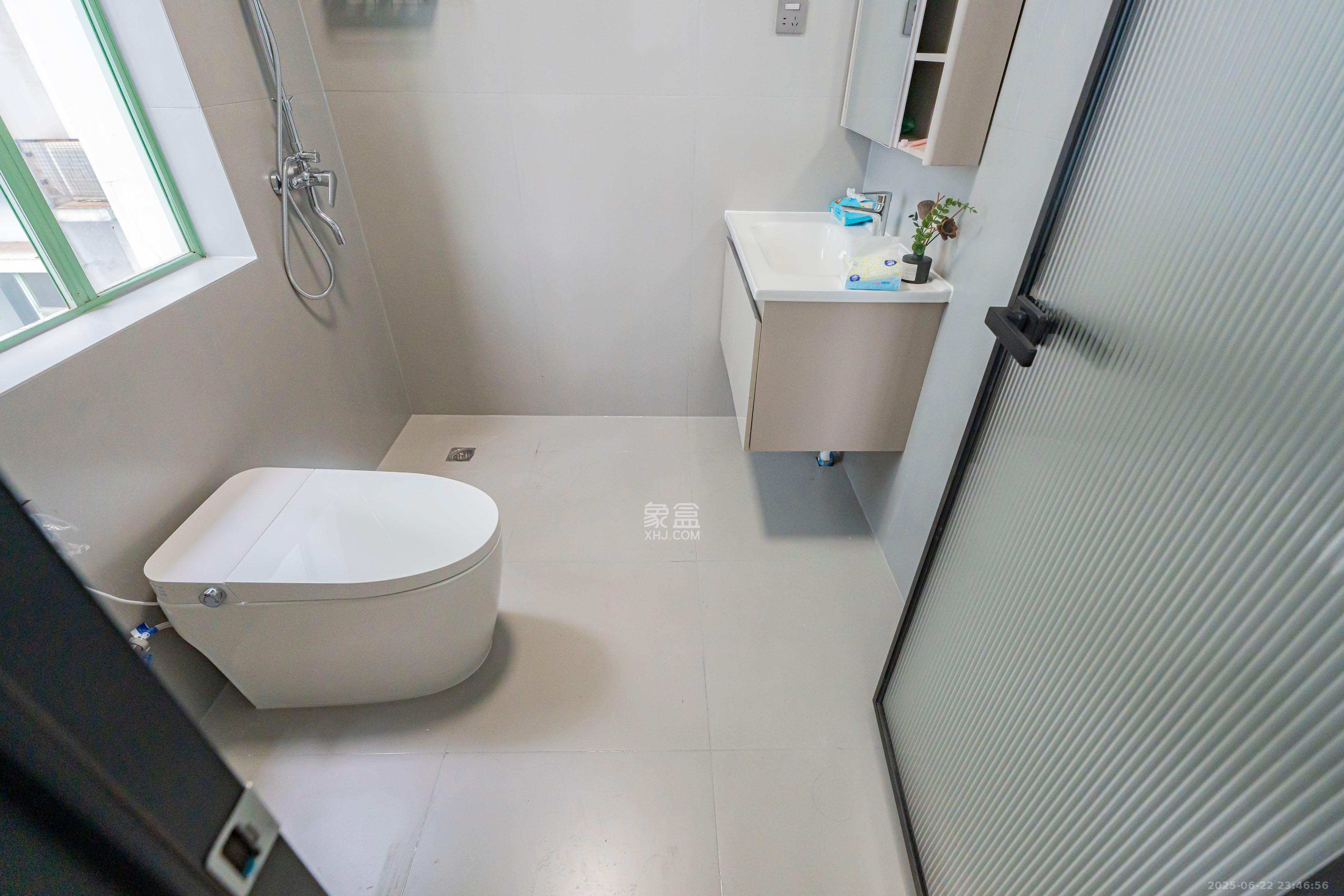 锦绣华天 3室2厅2卫 120.8万 锦绣华天 3室2厅2卫 120.8万卫生间