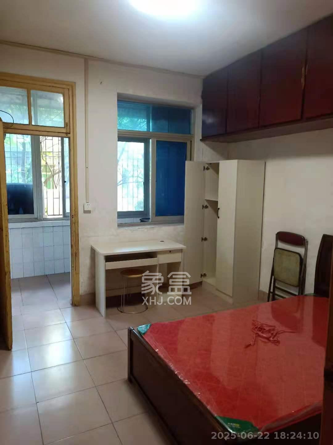 湖南省群众艺术馆宿舍(浏正街55号) 3室1厅1卫 2200.0元/月 湖南省群众艺术馆宿舍(浏正街55号) 3室1厅1卫 2200.0元/月室内图