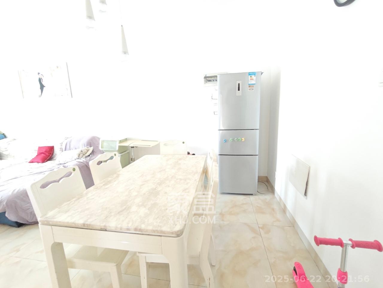 澳海澜庭  2室2厅1卫   1600.00元/月室内图