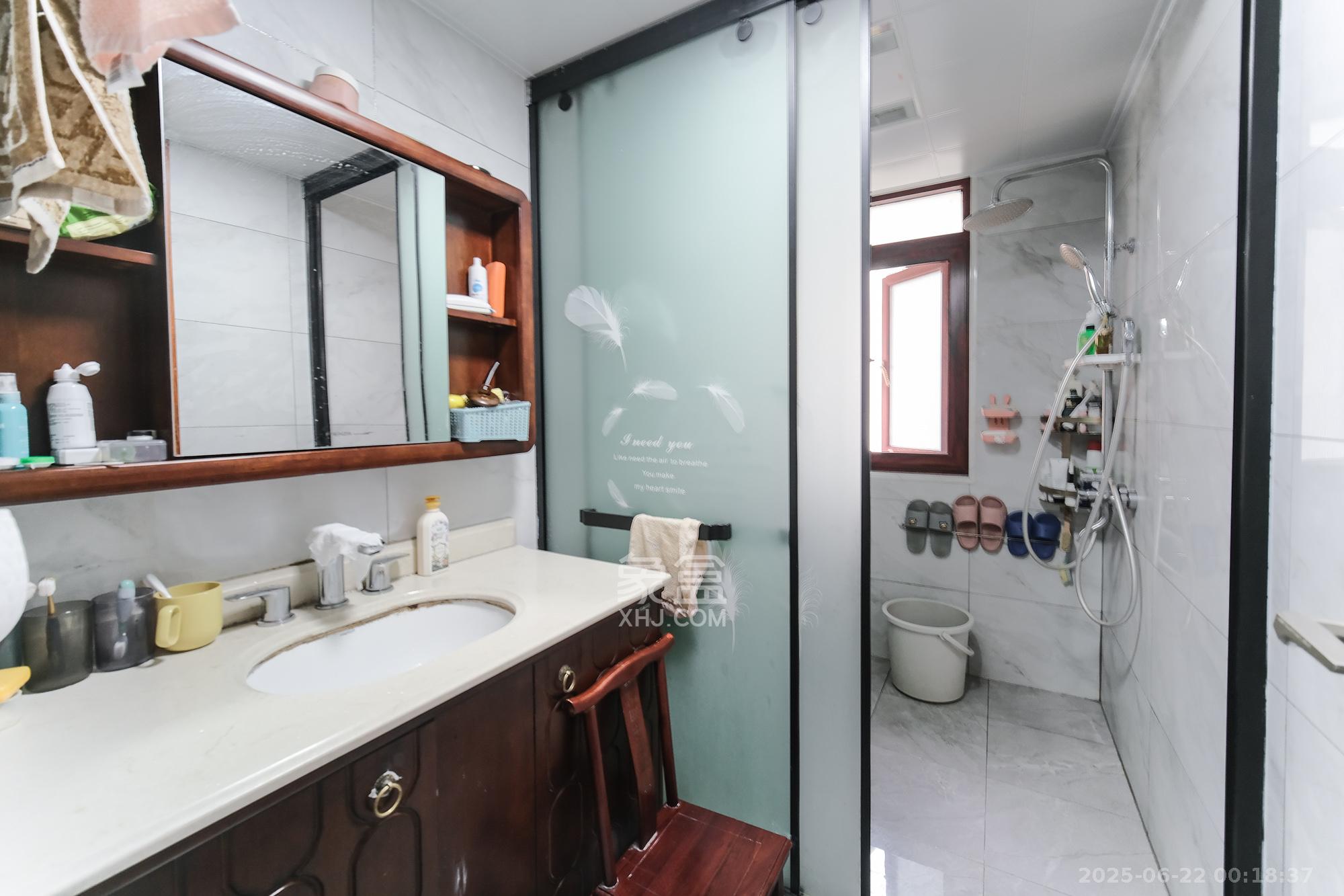 星雅美辰 4室2厅2卫 125.0万 星雅美辰 4室2厅2卫 125.0万卫生间