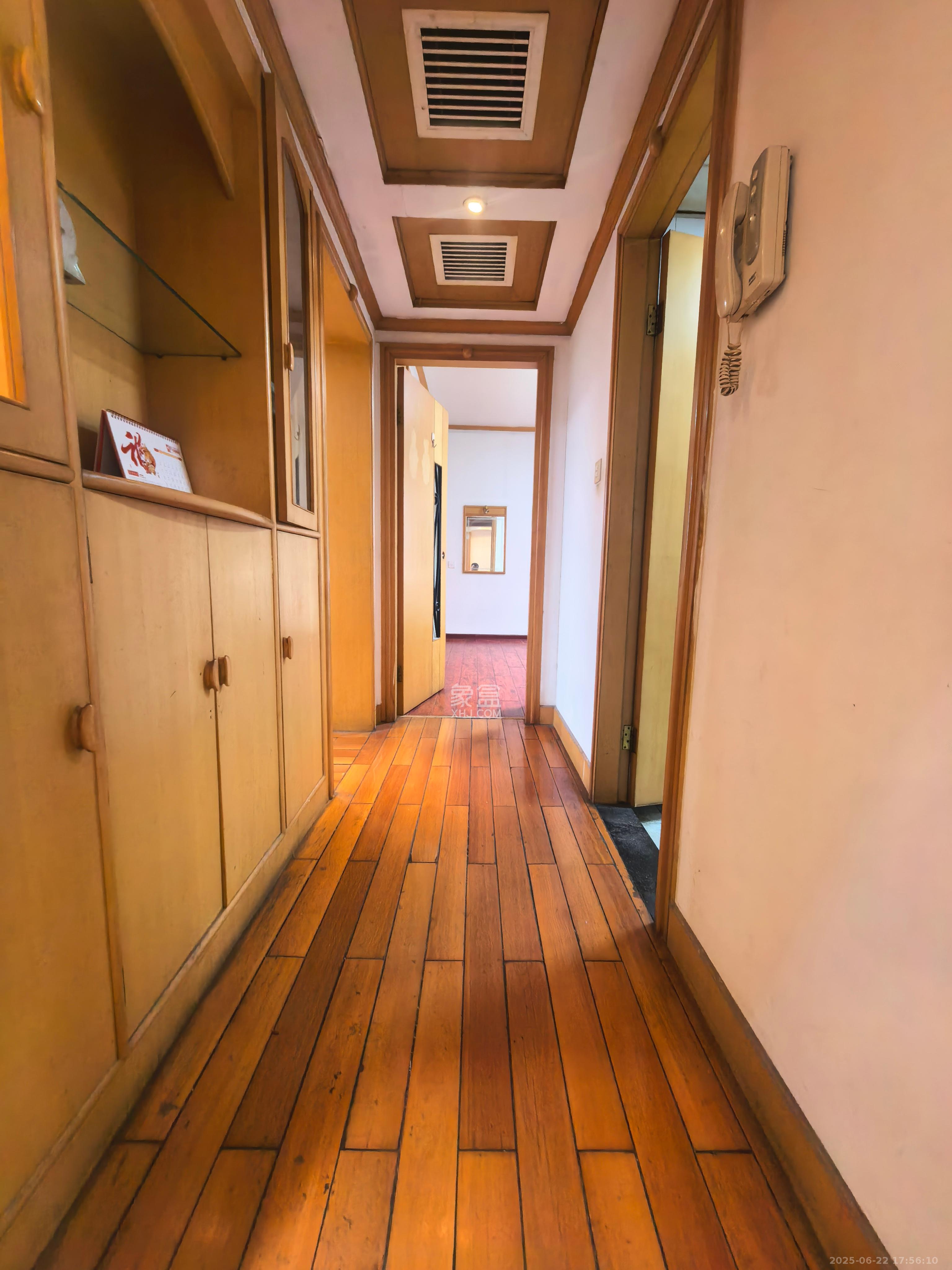 湘农桥社区 3室2厅1卫 2600.0元/月 湘农桥社区 3室2厅1卫 2600.0元/月室内图