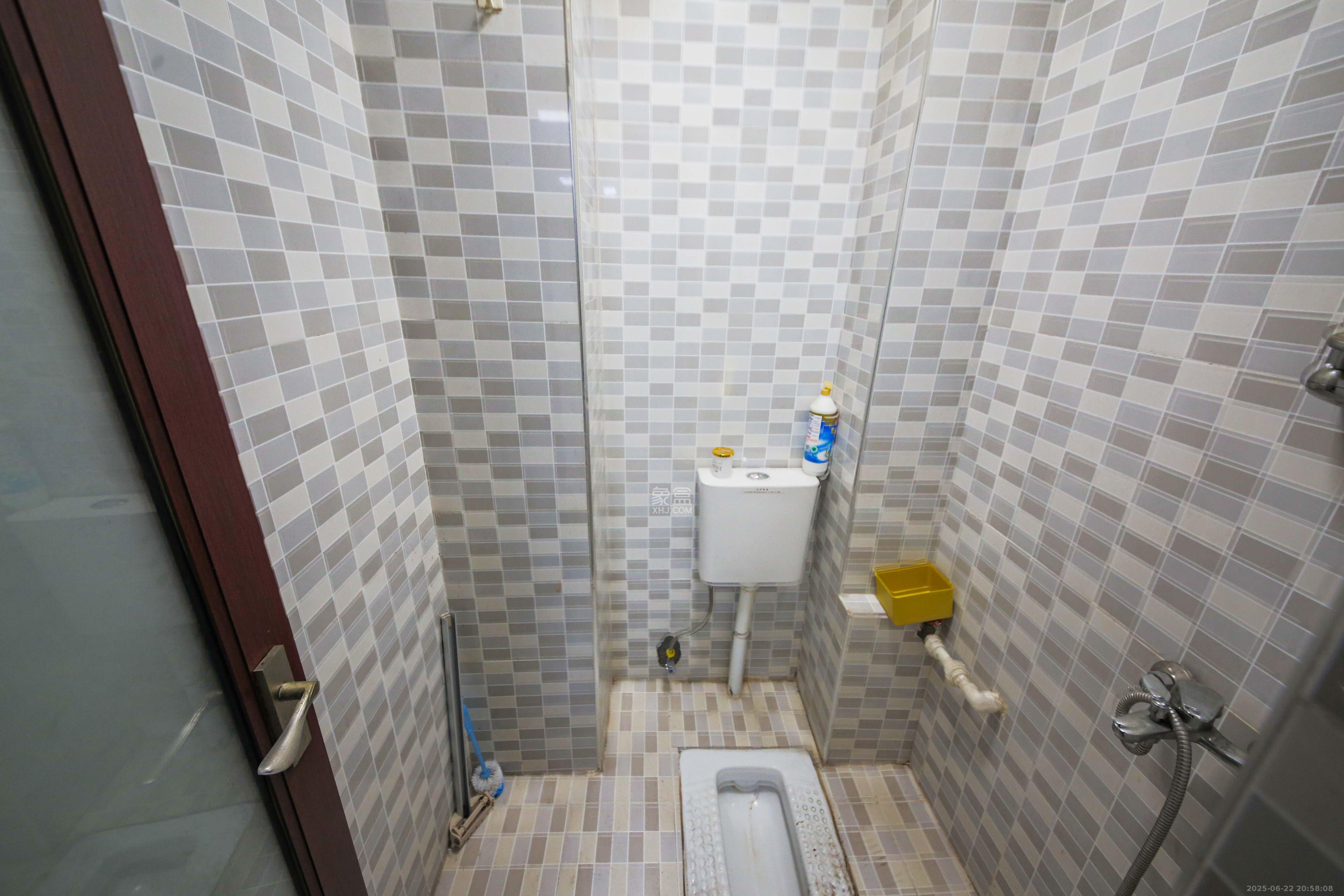 和庄 3室1厅1卫 52.0万 和庄 3室1厅1卫 52.0万卫生间