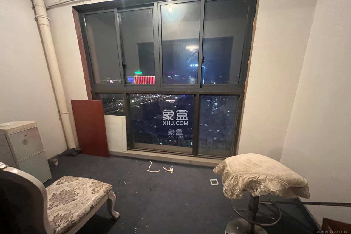 华晨国际公馆 4室2厅2卫 4500.0元/月 华晨国际公馆 4室2厅2卫 4500.0元/月室内图