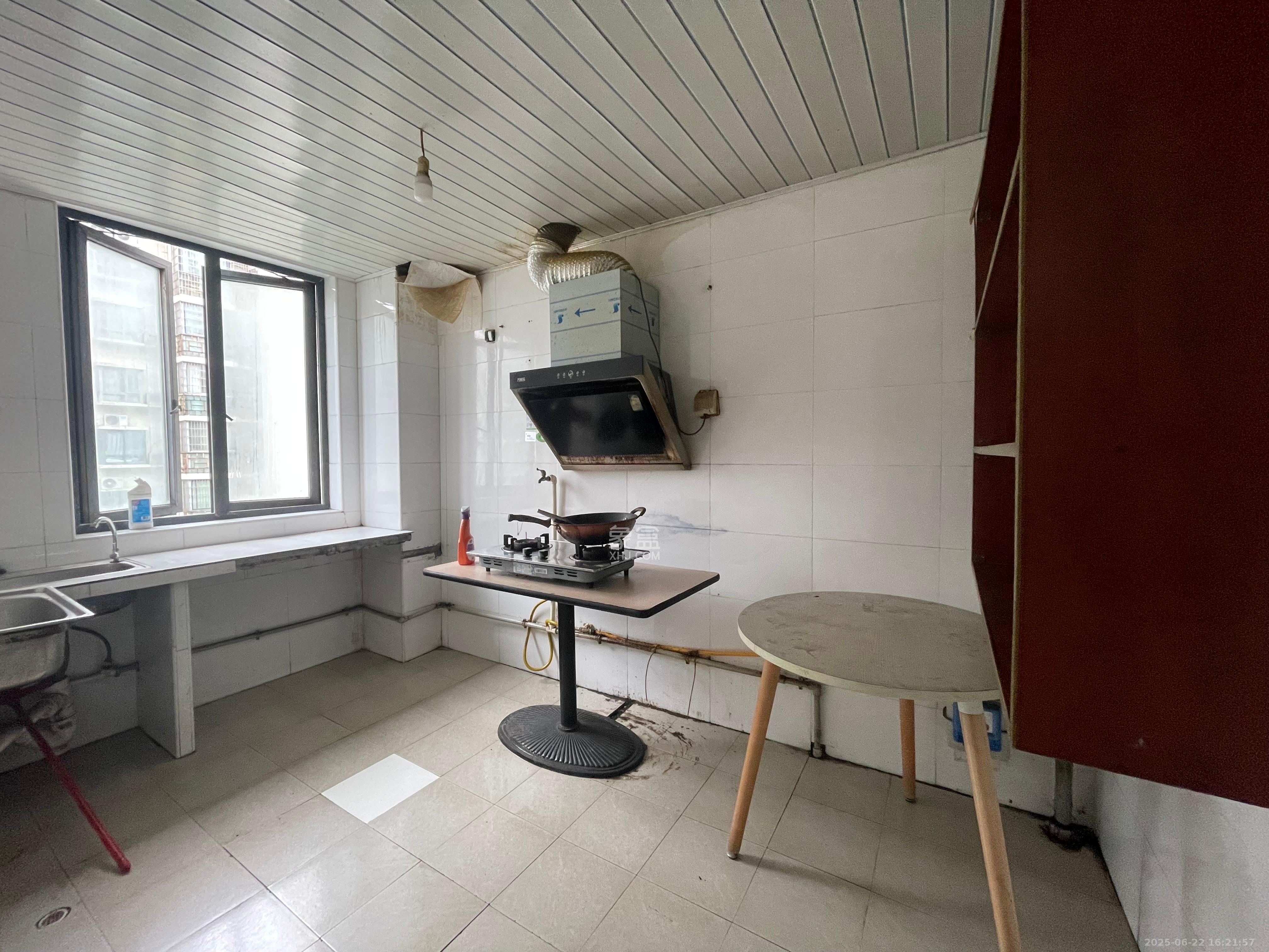 西子湖畔沃府  4室2厅2卫    2600.0元/月 西子湖畔沃府  4室2厅2卫    2600.0元/月室内图