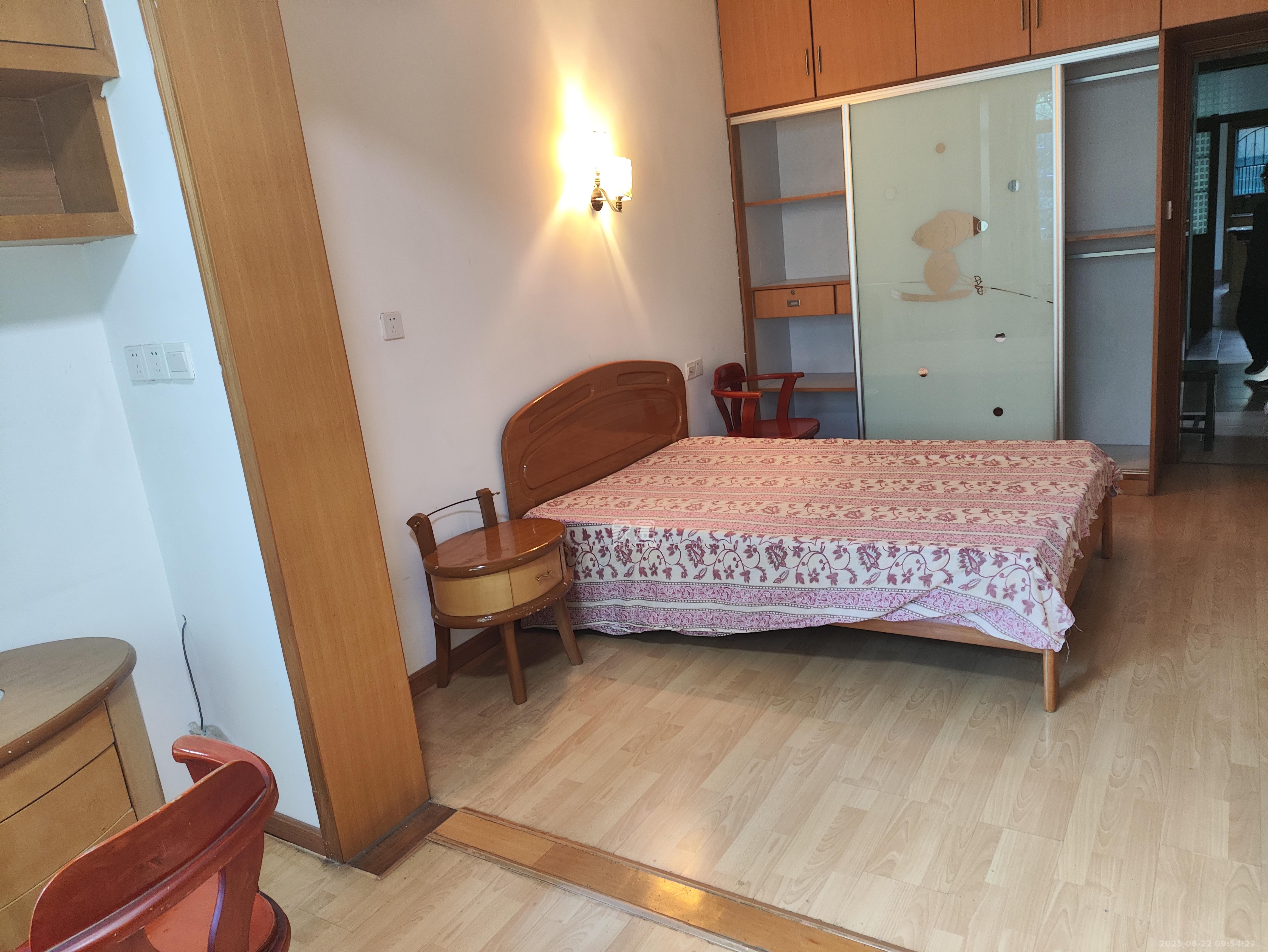 清水塘社区电信宿舍  2室1厅1卫    2800.0元/月室内图