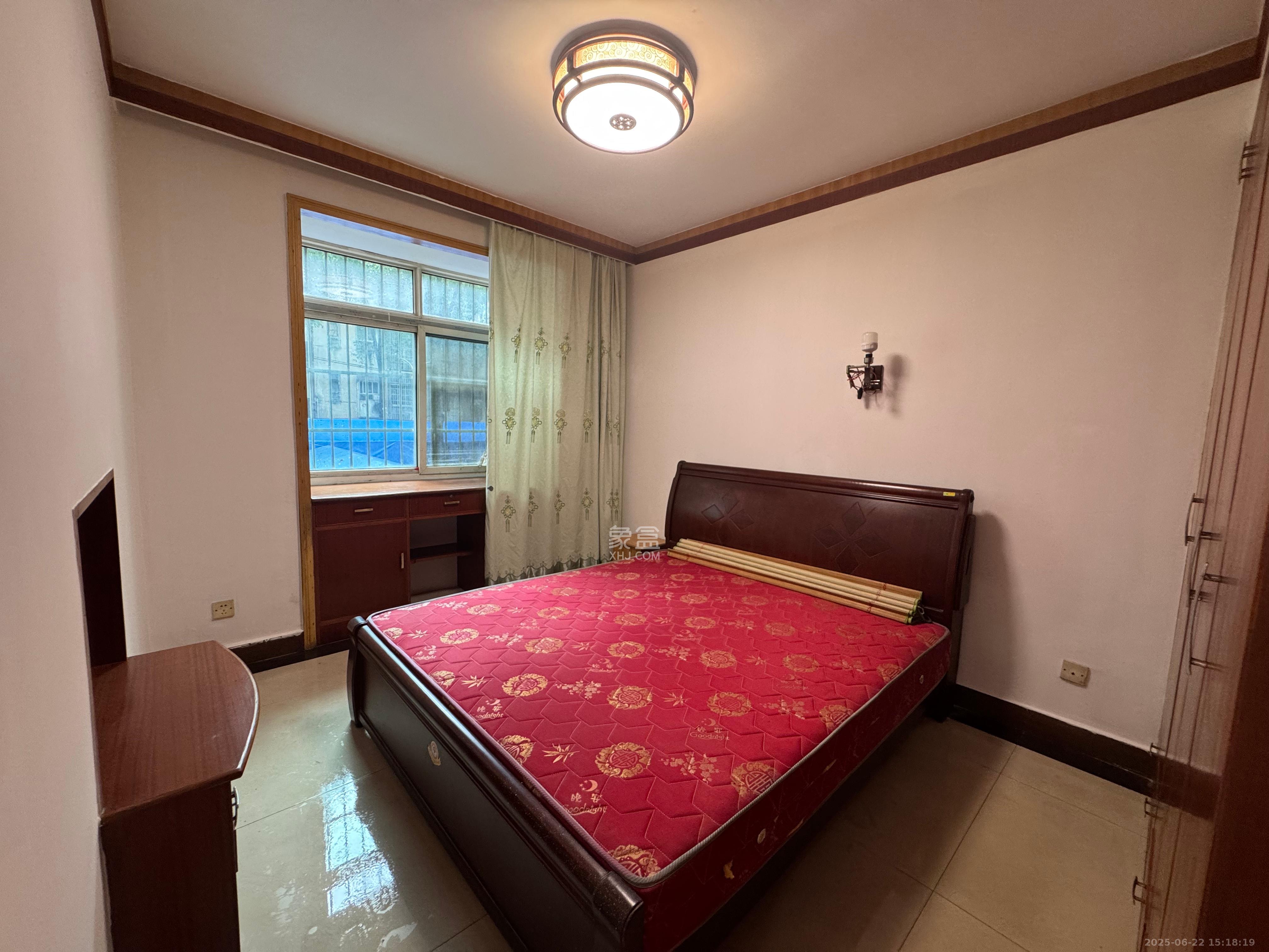 杉星小区  4室1厅1卫    1500.0元/月室内图