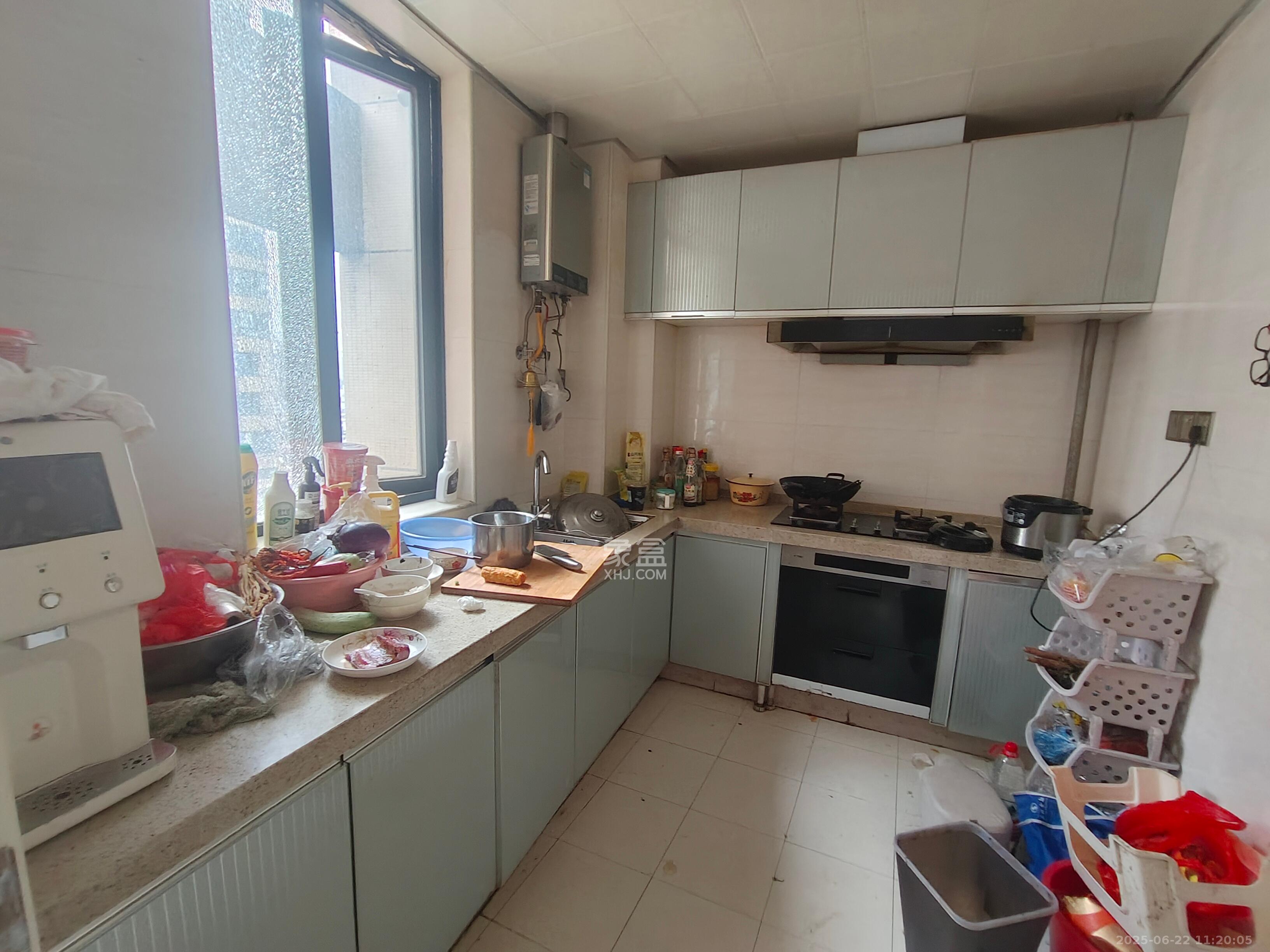 长房时代城  2室2厅1卫    2000.0元/月室内图