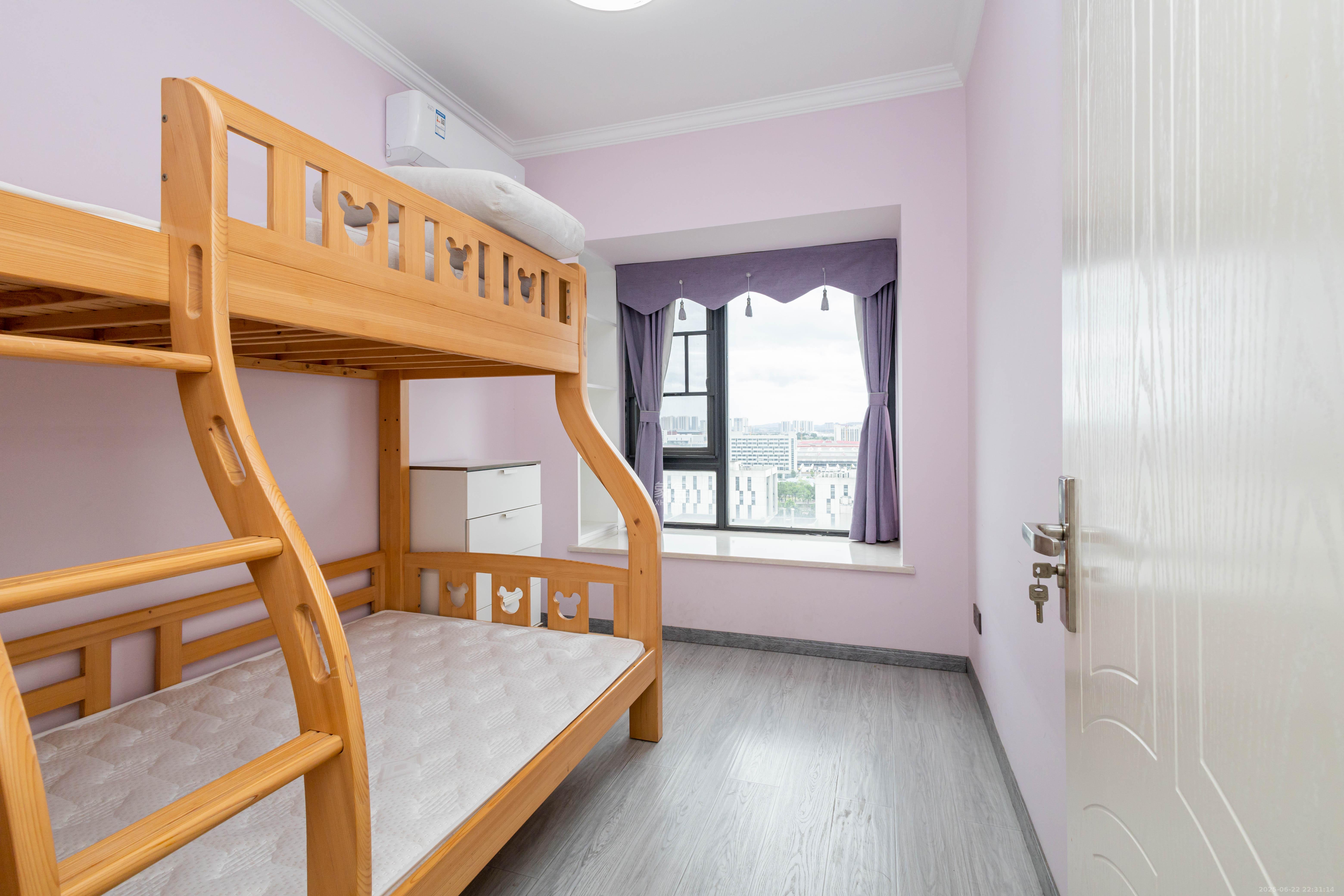 金科天悦(金科美邻汇) 3室2厅1卫 59.8万 金科天悦(金科美邻汇) 3室2厅1卫 59.8万卧室