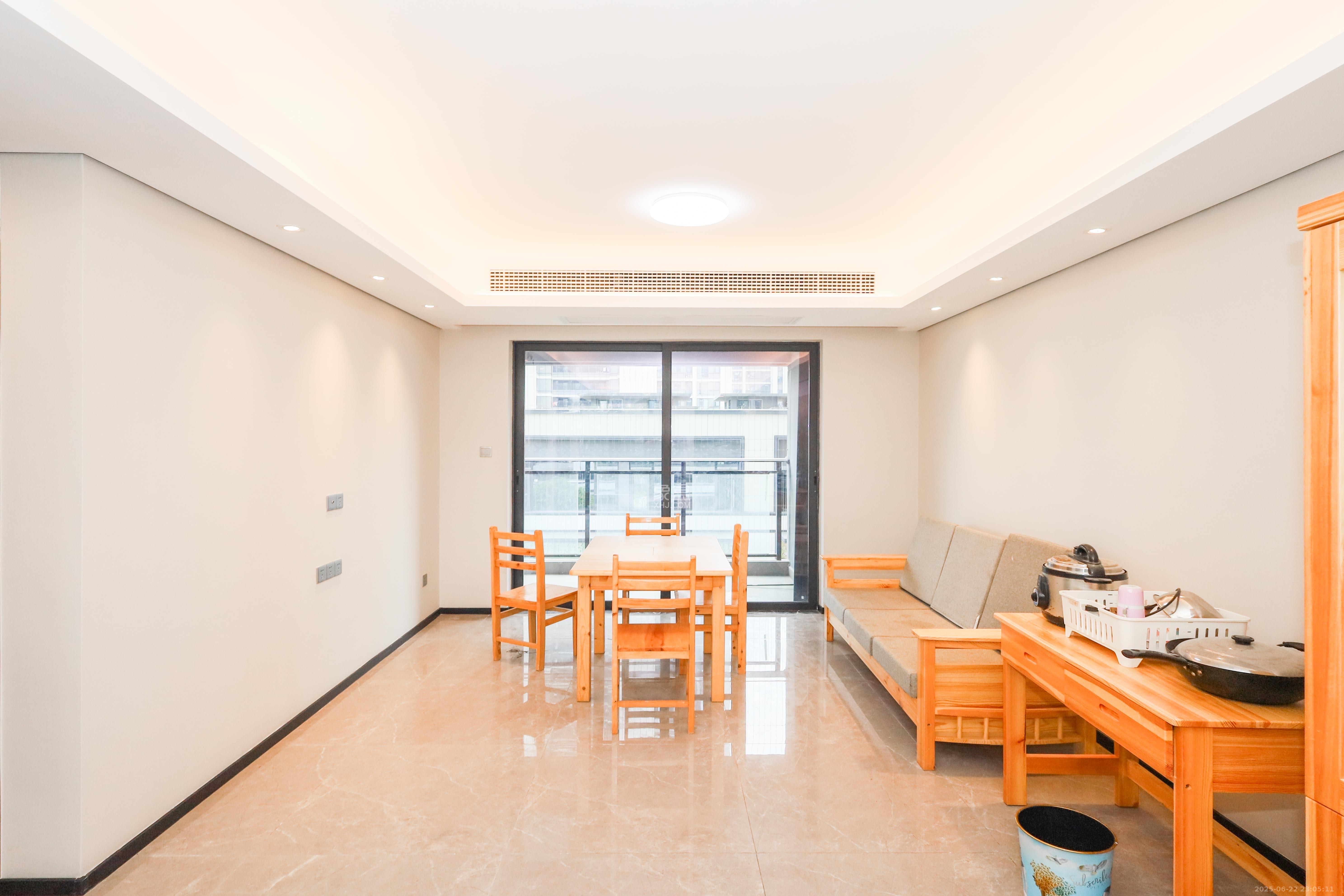 中海麓山境北区 4室2厅2卫 3000.0元/月 中海麓山境北区 4室2厅2卫 3000.0元/月室内图