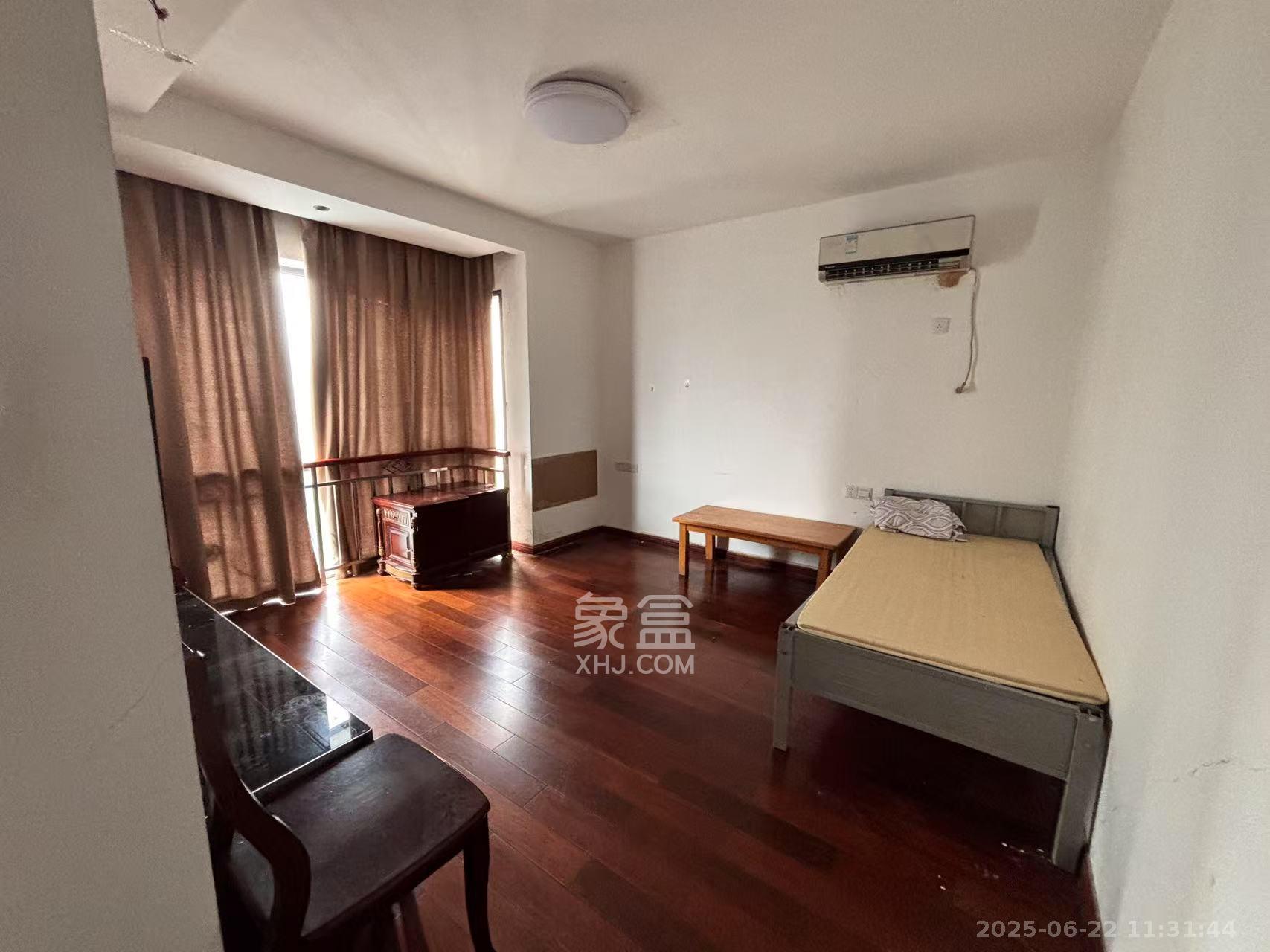 格蓝康都  4室2厅2卫    3100.0元/月 格蓝康都  4室2厅2卫    3100.0元/月室内图