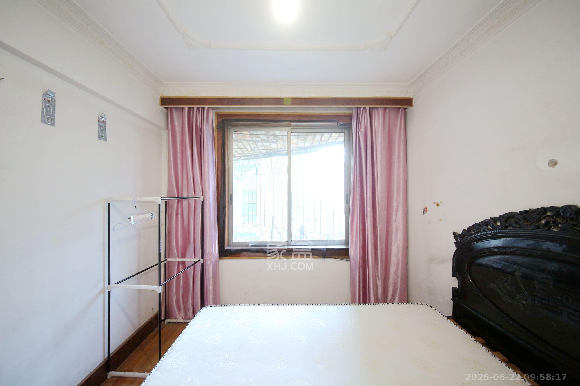 向韶村 2室2厅1卫 1800.0元/月 向韶村 2室2厅1卫 1800.0元/月室内图