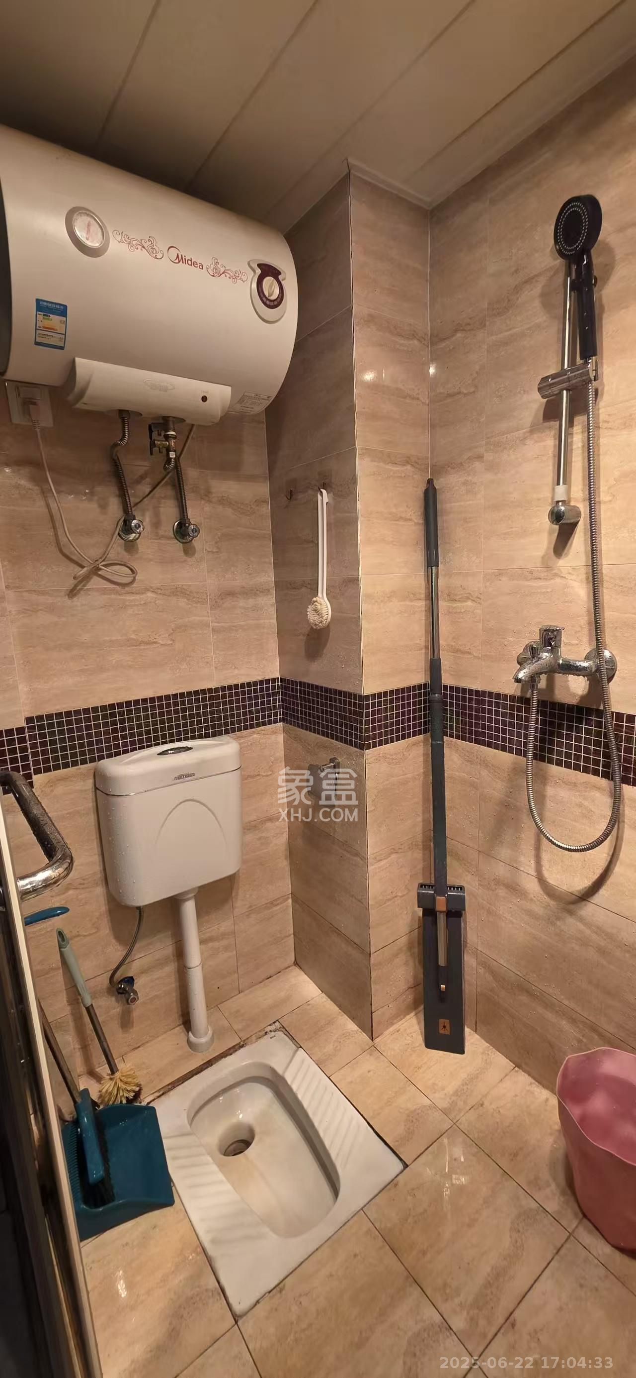 万科城  1室1厅1卫    1500.0元/月室内图