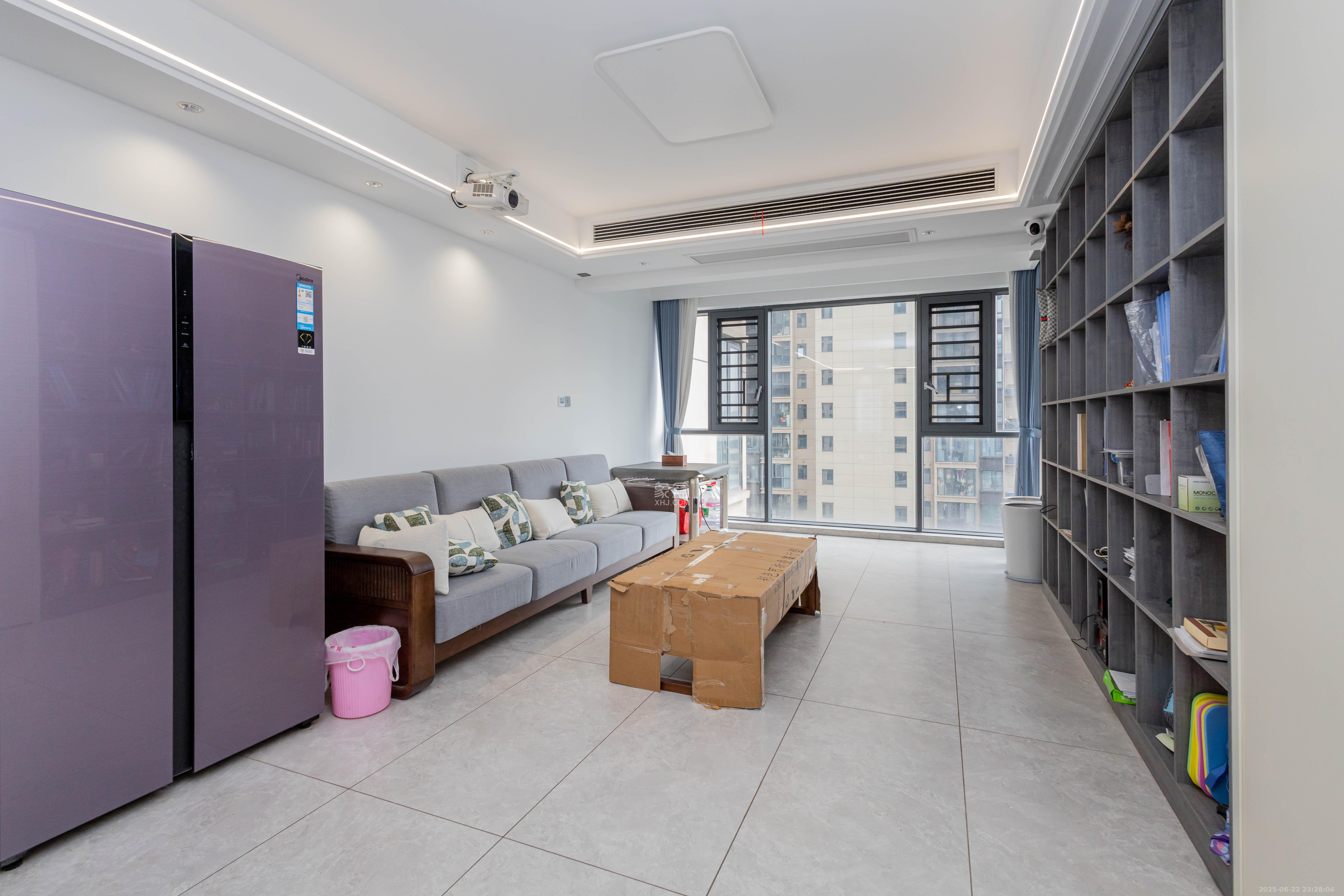 日盛湖湘花苑  3室2厅2卫    129.8万 日盛湖湘花苑  3室2厅2卫    129.8万客厅