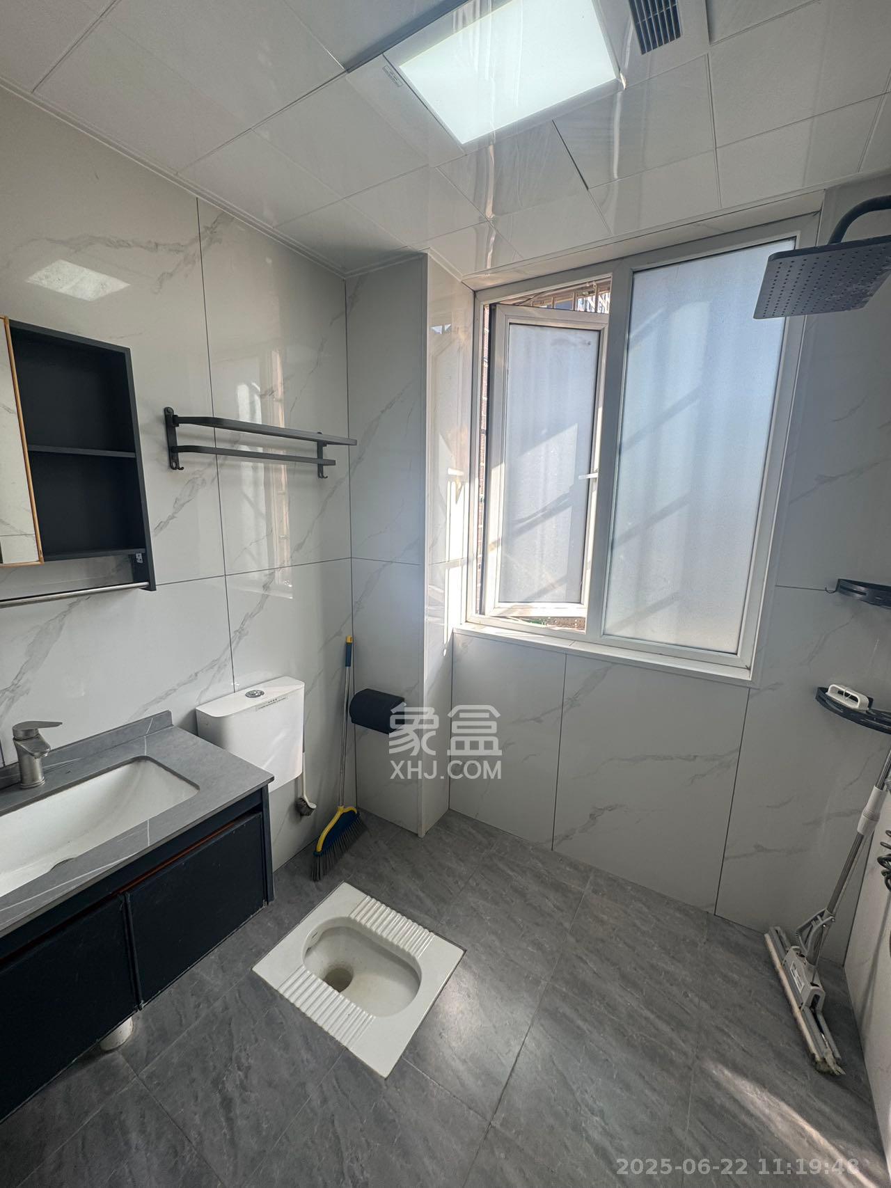 燕珑新寓  1室0厅0卫   2400.00元/月室内图