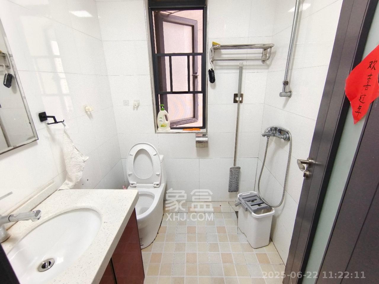 阳光100三期  3室2厅2卫    2800.0元/月室内图