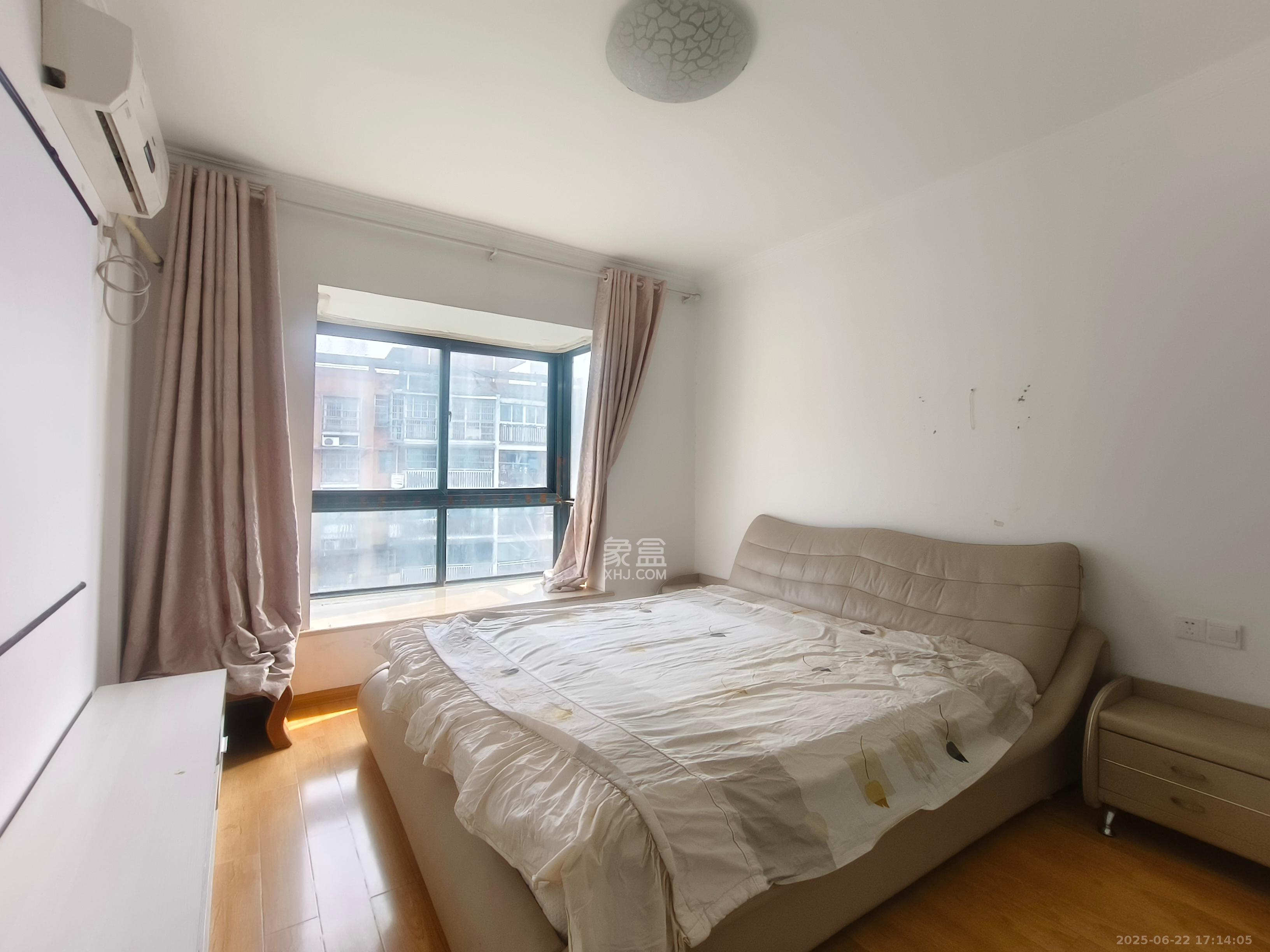 佳阳悦景馨都  2室2厅1卫    2300.0元/月室内图
