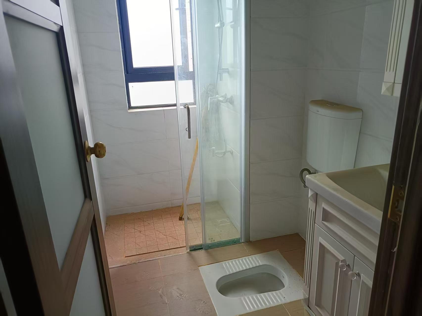 碧桂园梓山府 4室2厅2卫 2000.0元/月 碧桂园梓山府 4室2厅2卫 2000.0元/月室内图