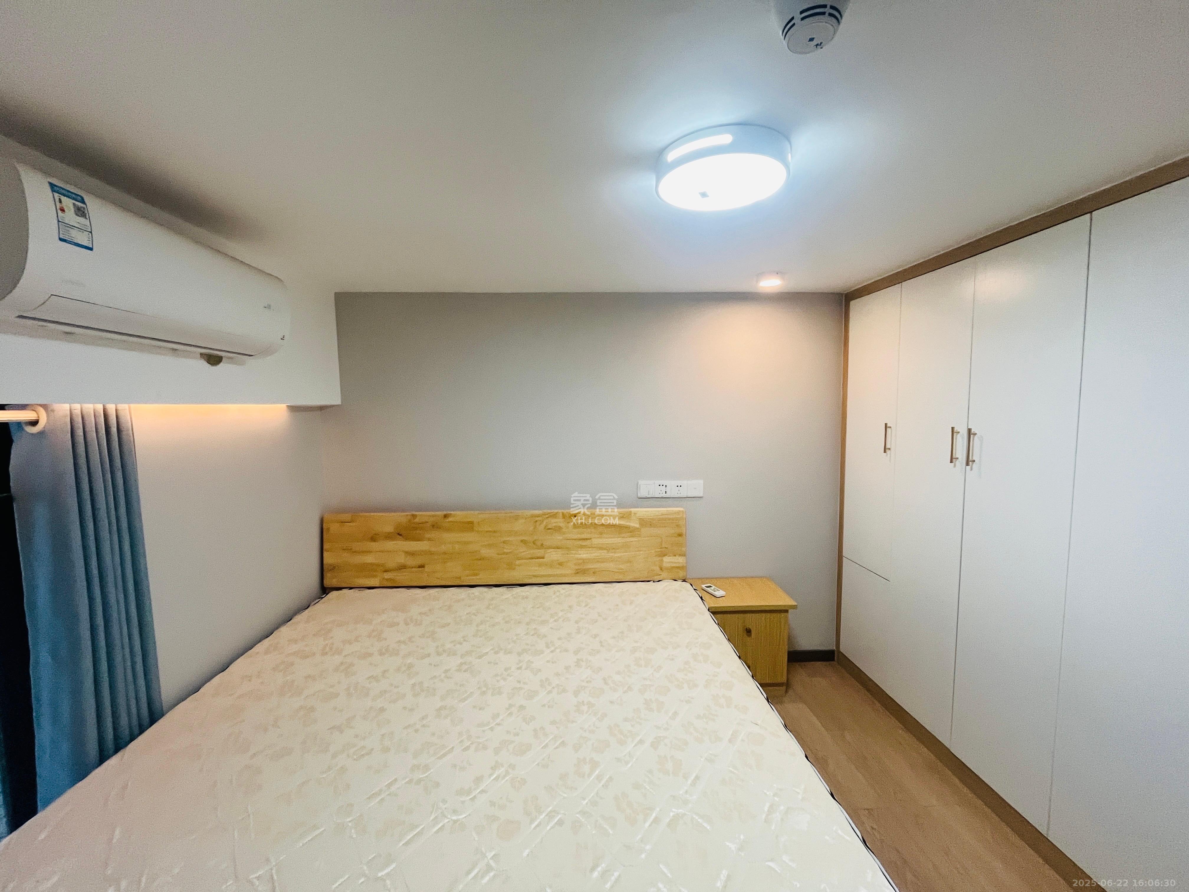 时代年华  2室2厅2卫   1900.00元/月室内图