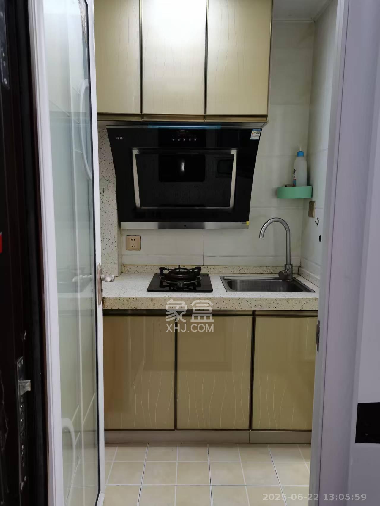 嘉顺苑 4室1厅1卫 1200.0元/月 嘉顺苑 4室1厅1卫 1200.0元/月室内图