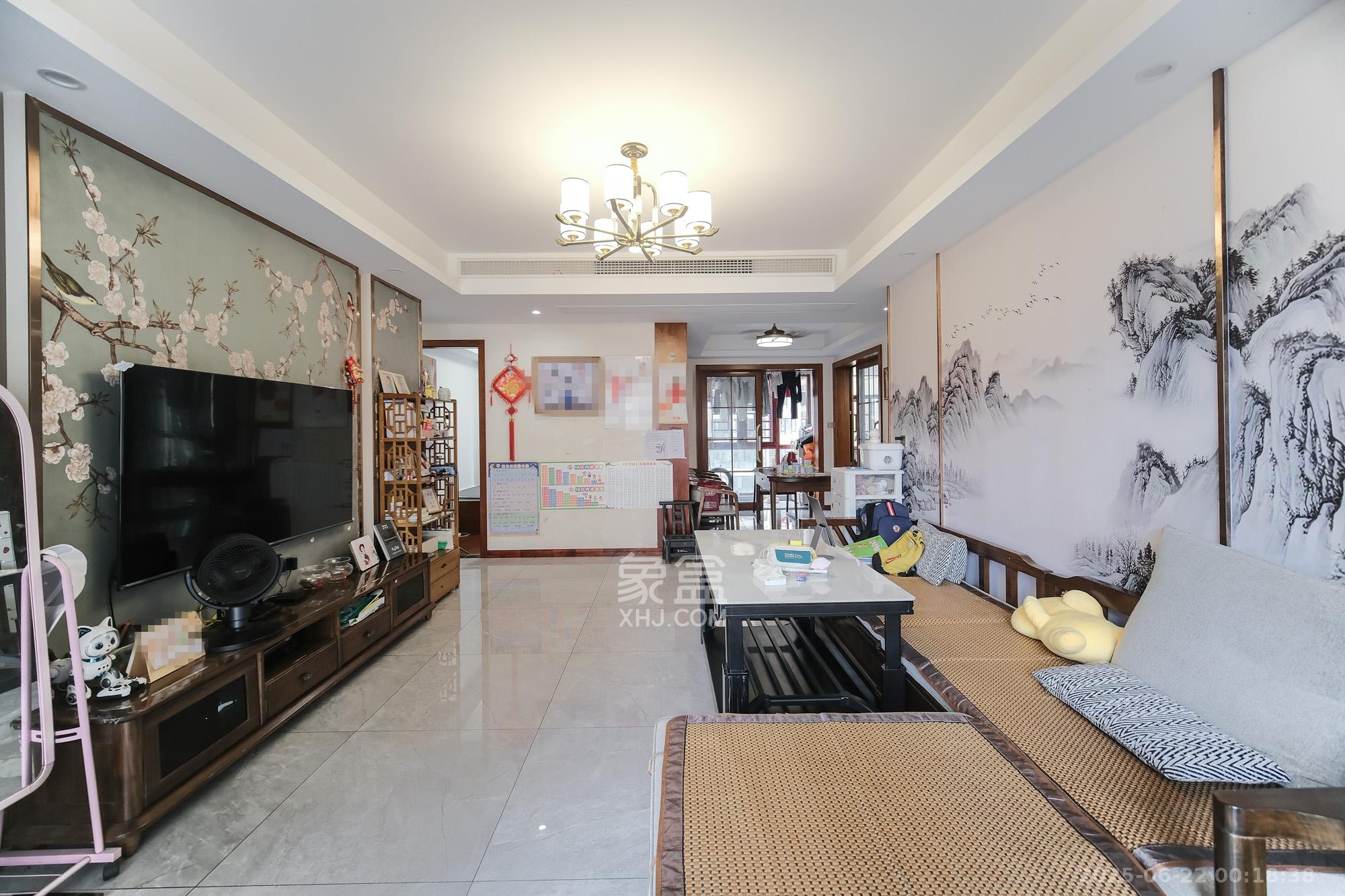 星雅美辰 4室2厅2卫 125.0万 星雅美辰 4室2厅2卫 125.0万客厅