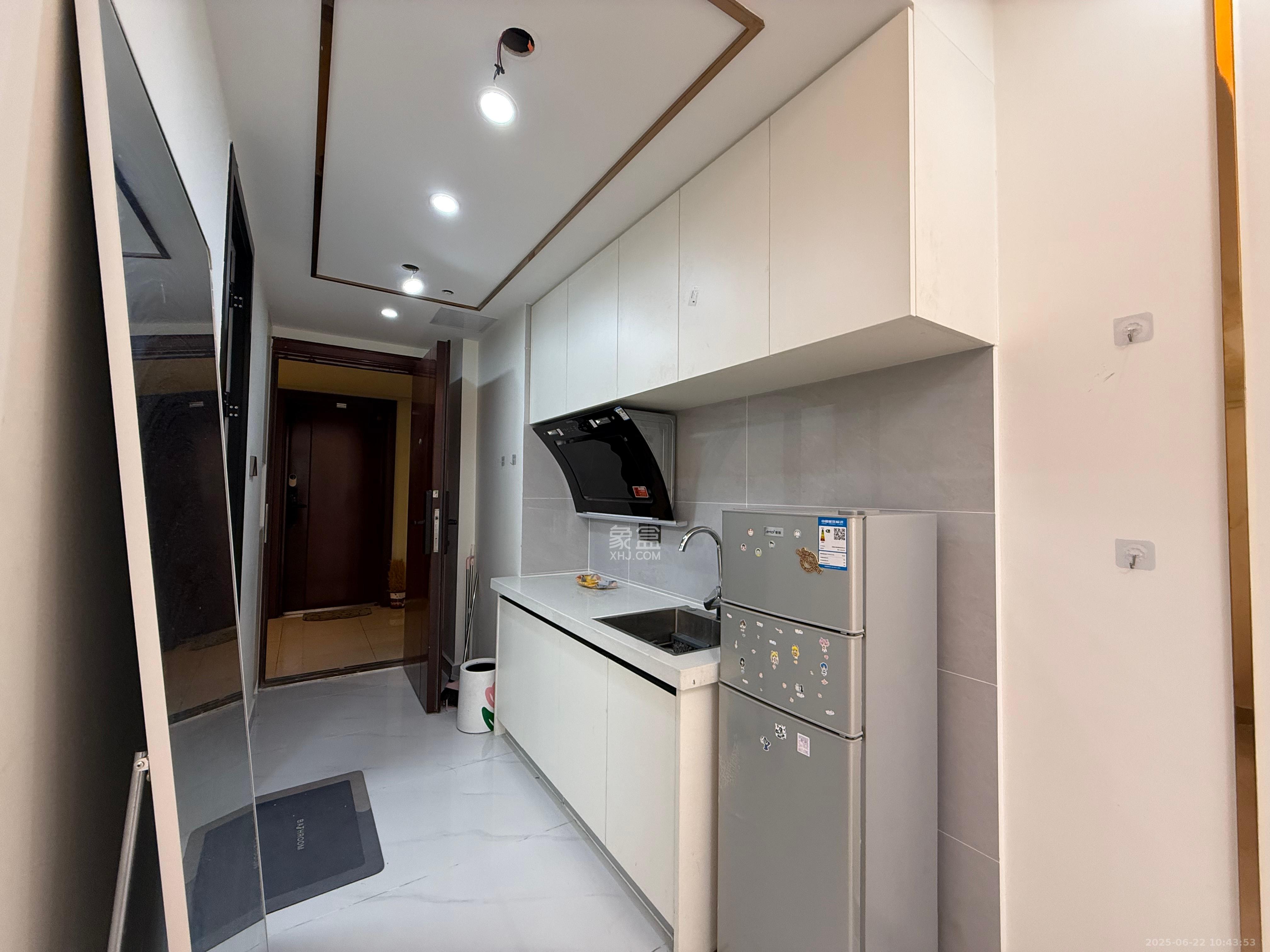 碧桂园城市之光  1室1厅1卫    1600.0元/月 碧桂园城市之光  1室1厅1卫    1600.0元/月室内图