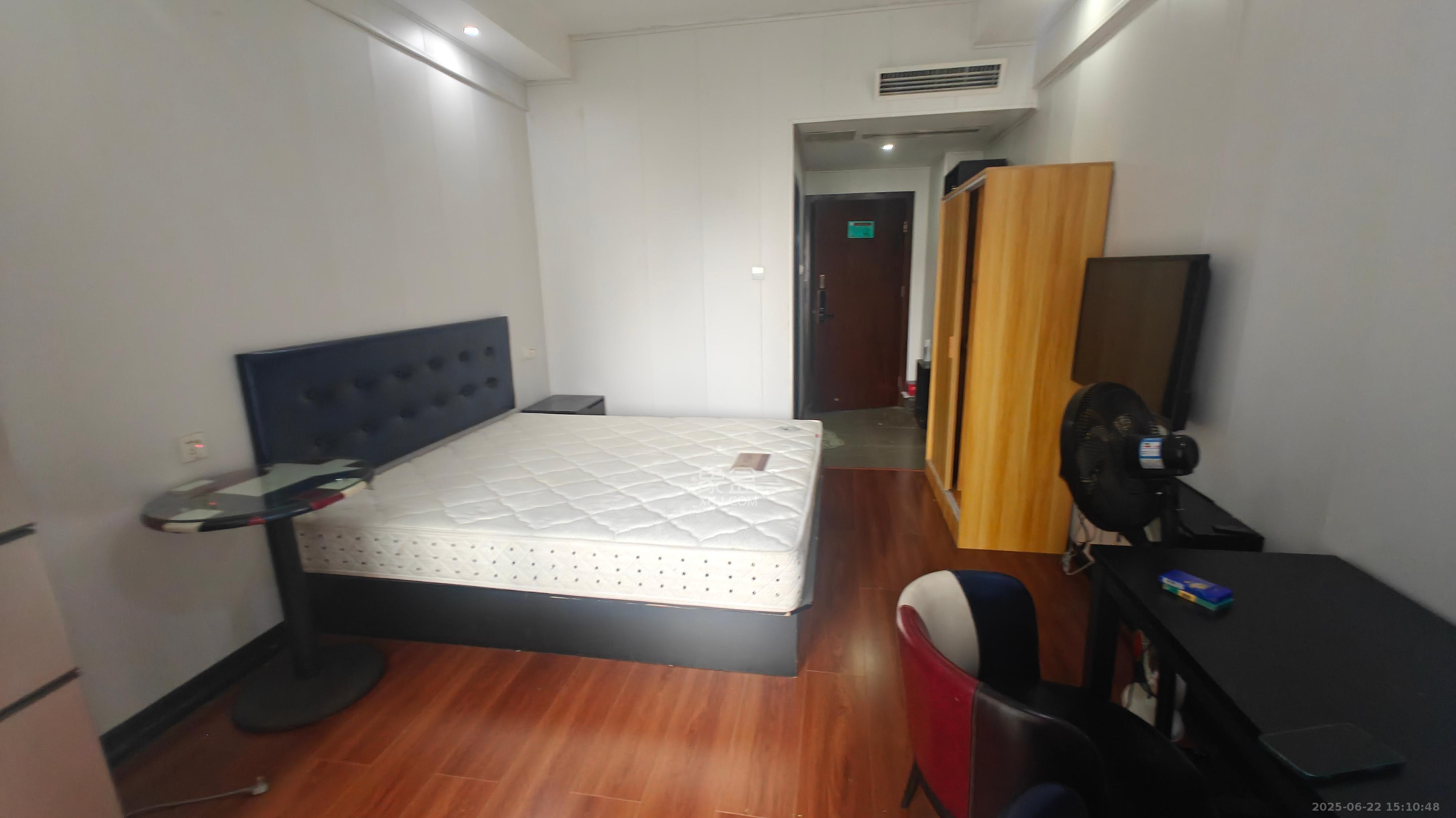 水岸世景  1室1厅1卫   1200.00元/月