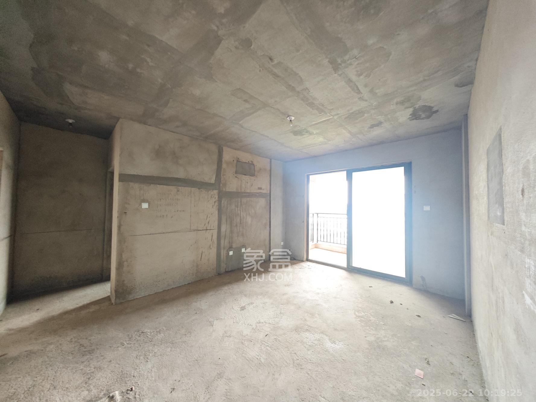 中建嘉和城  3室2厅2卫    85.0万 中建嘉和城  3室2厅2卫    85.0万客厅