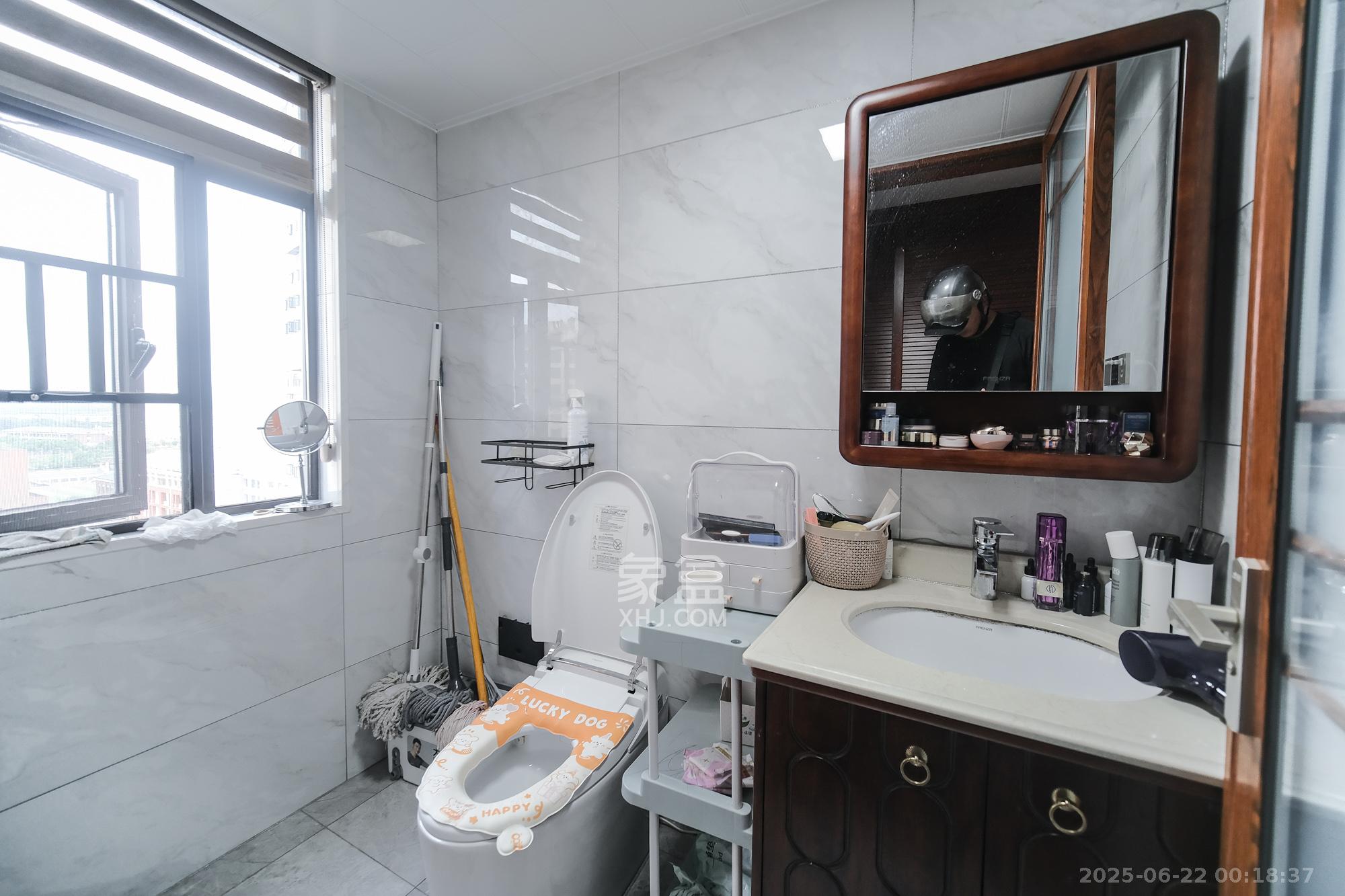 星雅美辰 4室2厅2卫 125.0万 星雅美辰 4室2厅2卫 125.0万卫生间