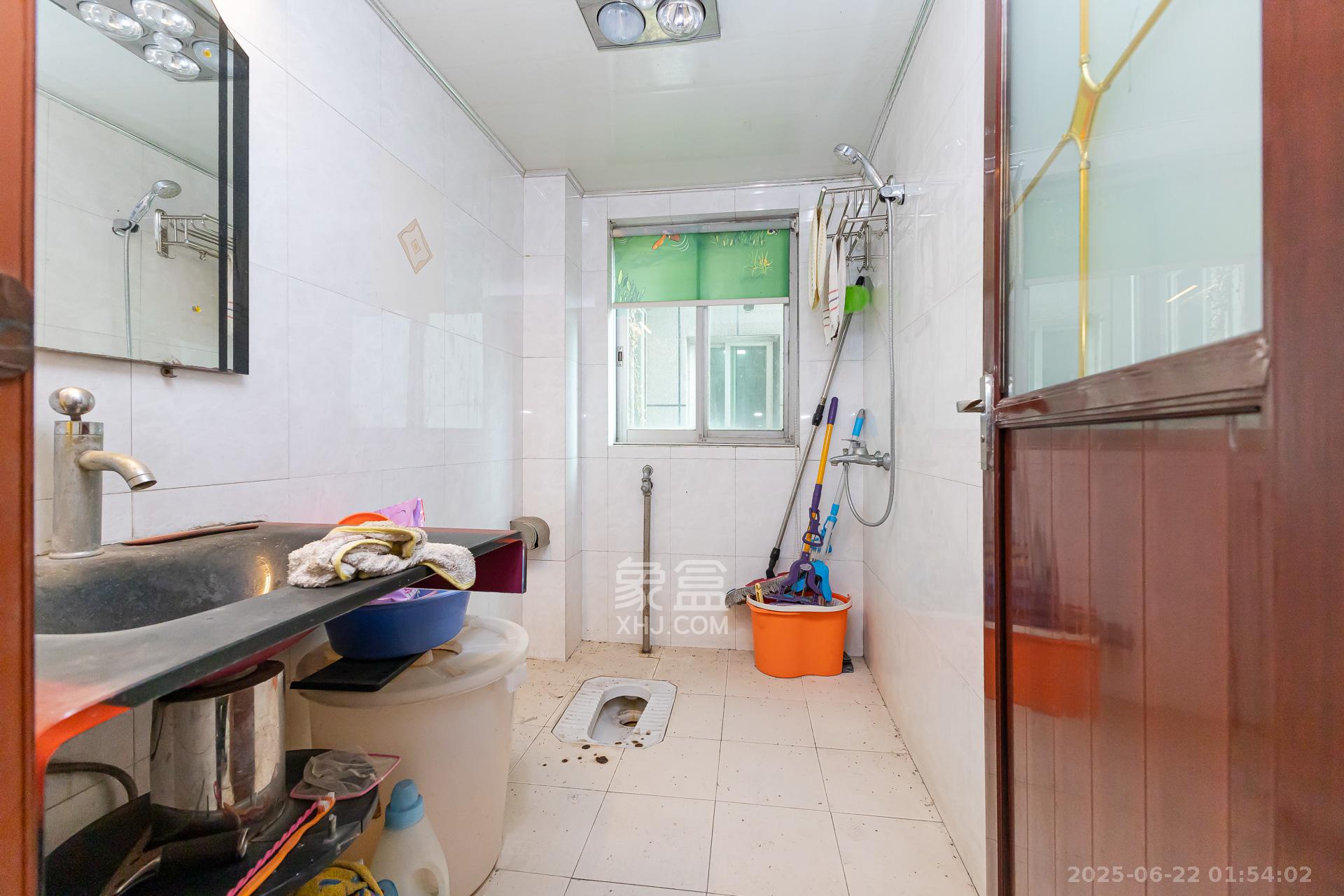 长高圆梦佳苑 3室2厅2卫 65.0万 长高圆梦佳苑 3室2厅2卫 65.0万卫生间