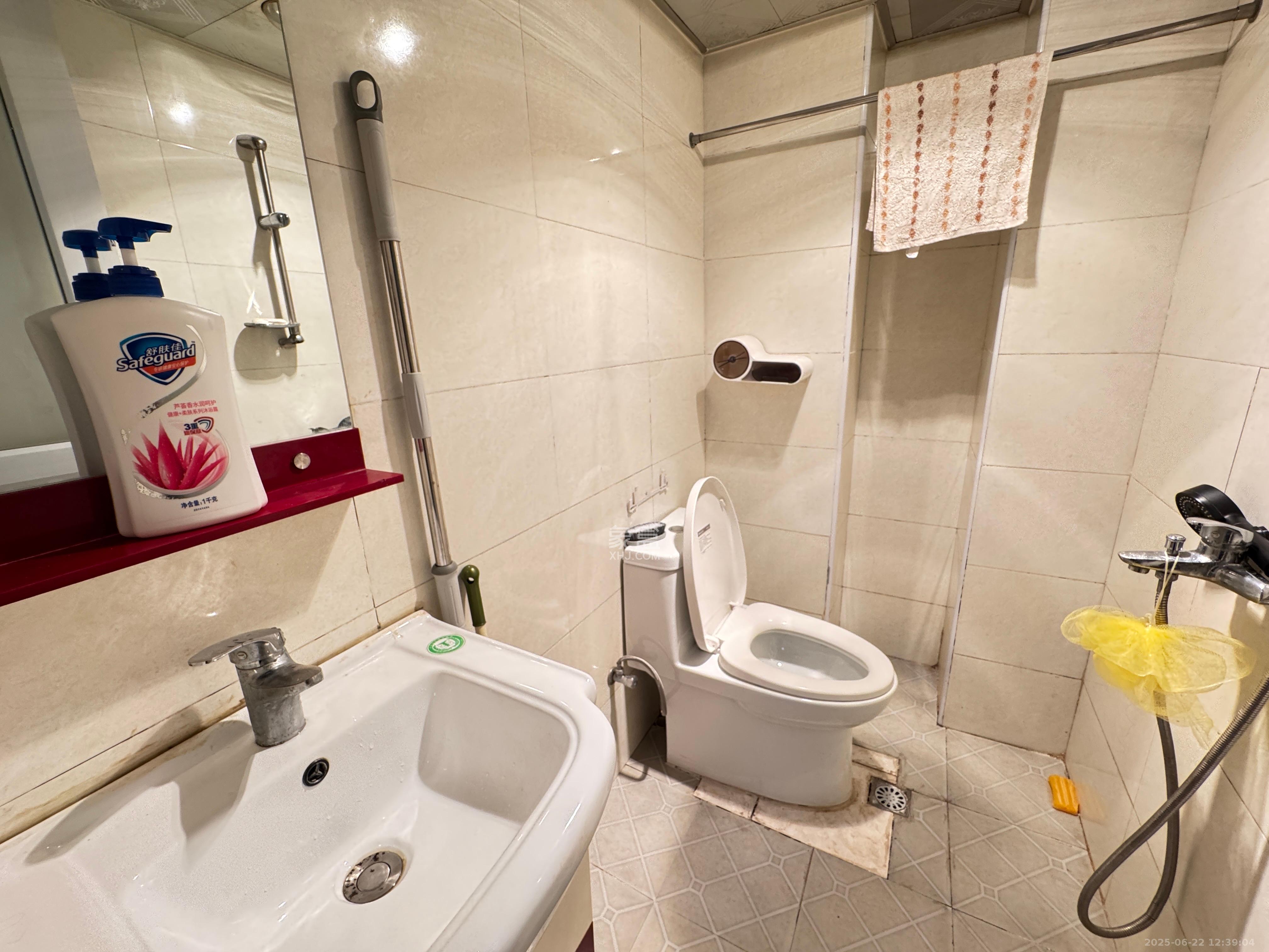 亚商国际 1室1厅1卫 1400.0元/月 亚商国际 1室1厅1卫 1400.0元/月室内图