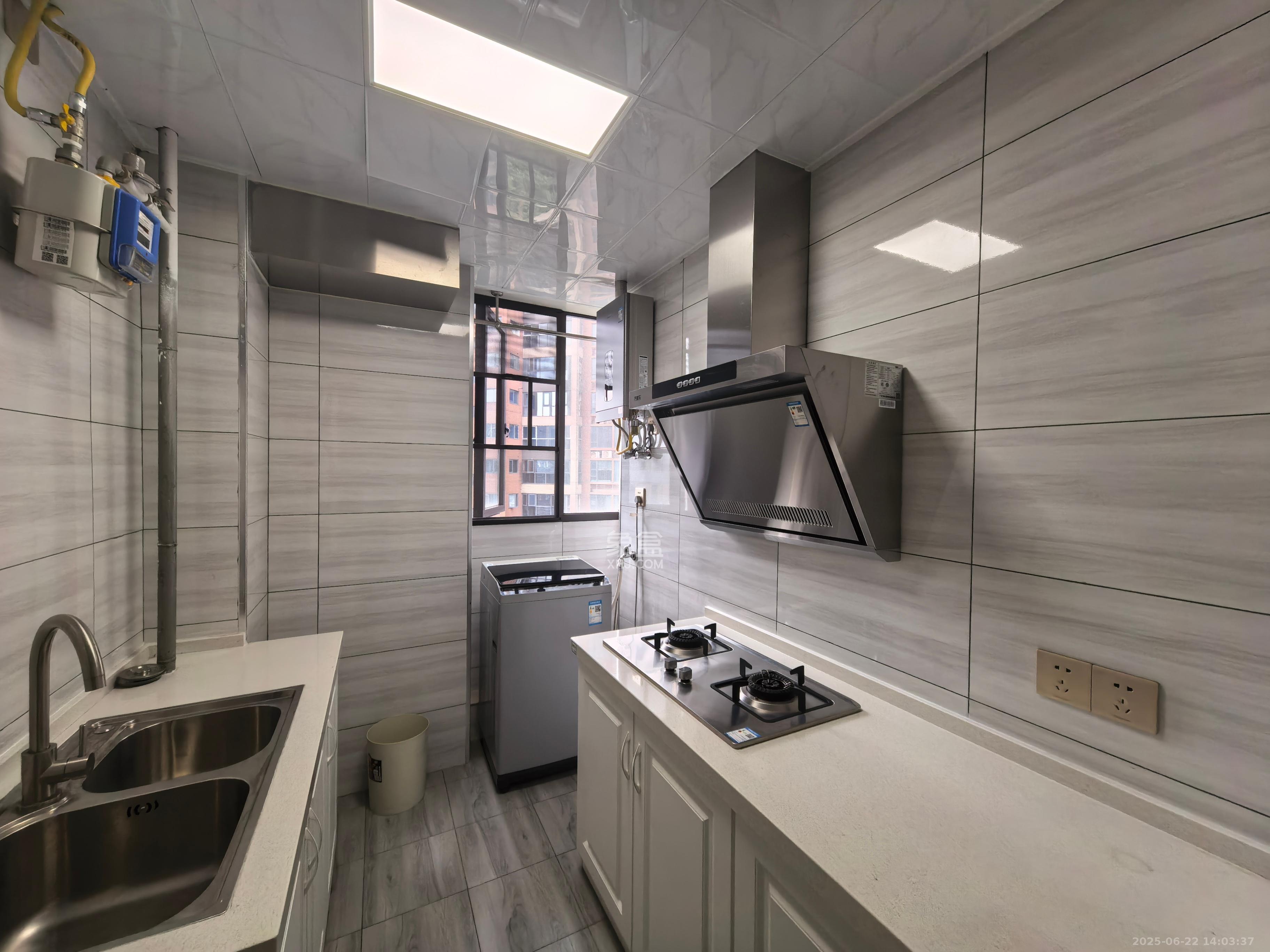 京武浪琴山一、二期 1室1厅1卫 4000.0元/月 京武浪琴山一、二期 1室1厅1卫 4000.0元/月室内图