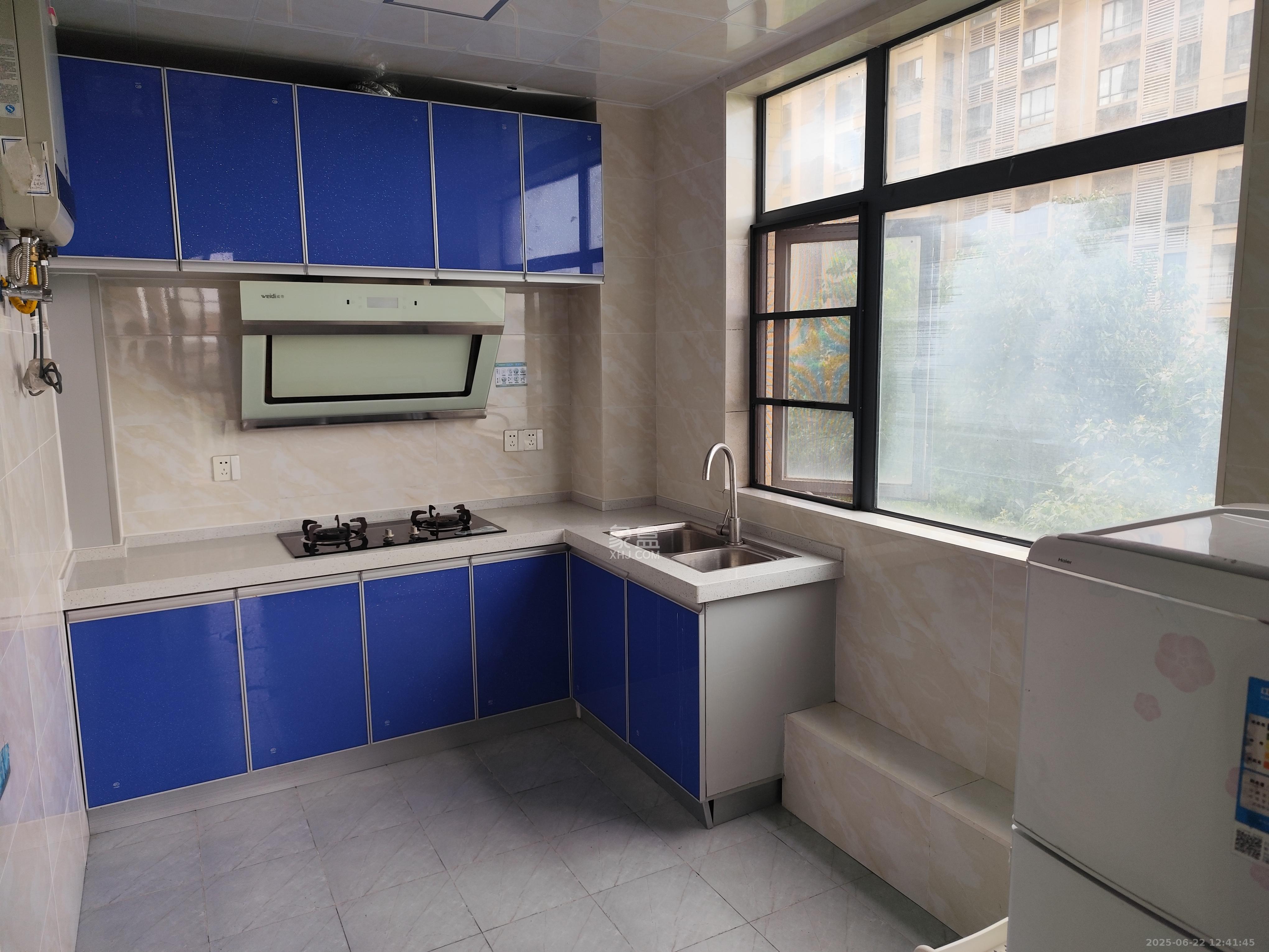 和美星城  1室2厅2卫    1300.0元/月 和美星城  1室2厅2卫    1300.0元/月室内图