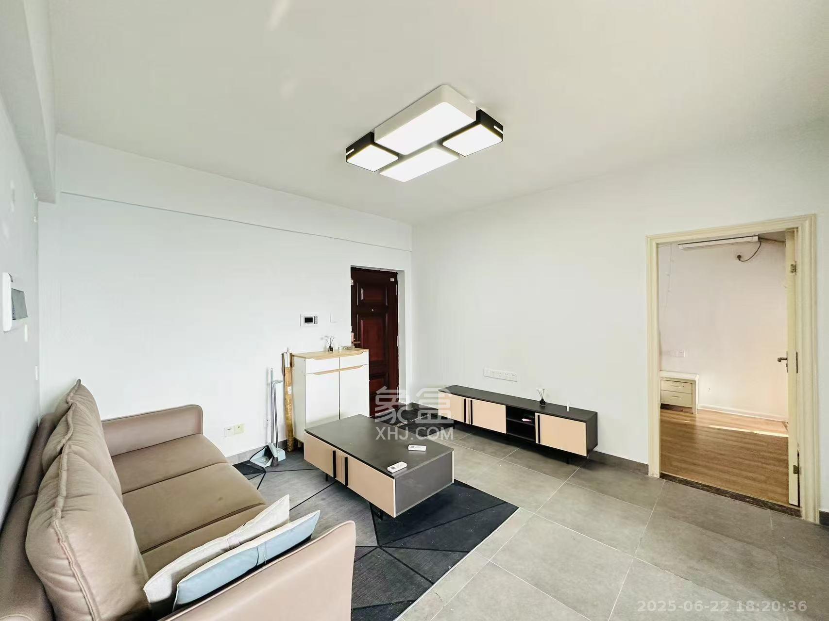 凯悦名城(泰悦公寓) 2室2厅1卫 2500.0元/月 凯悦名城(泰悦公寓) 2室2厅1卫 2500.0元/月室内图