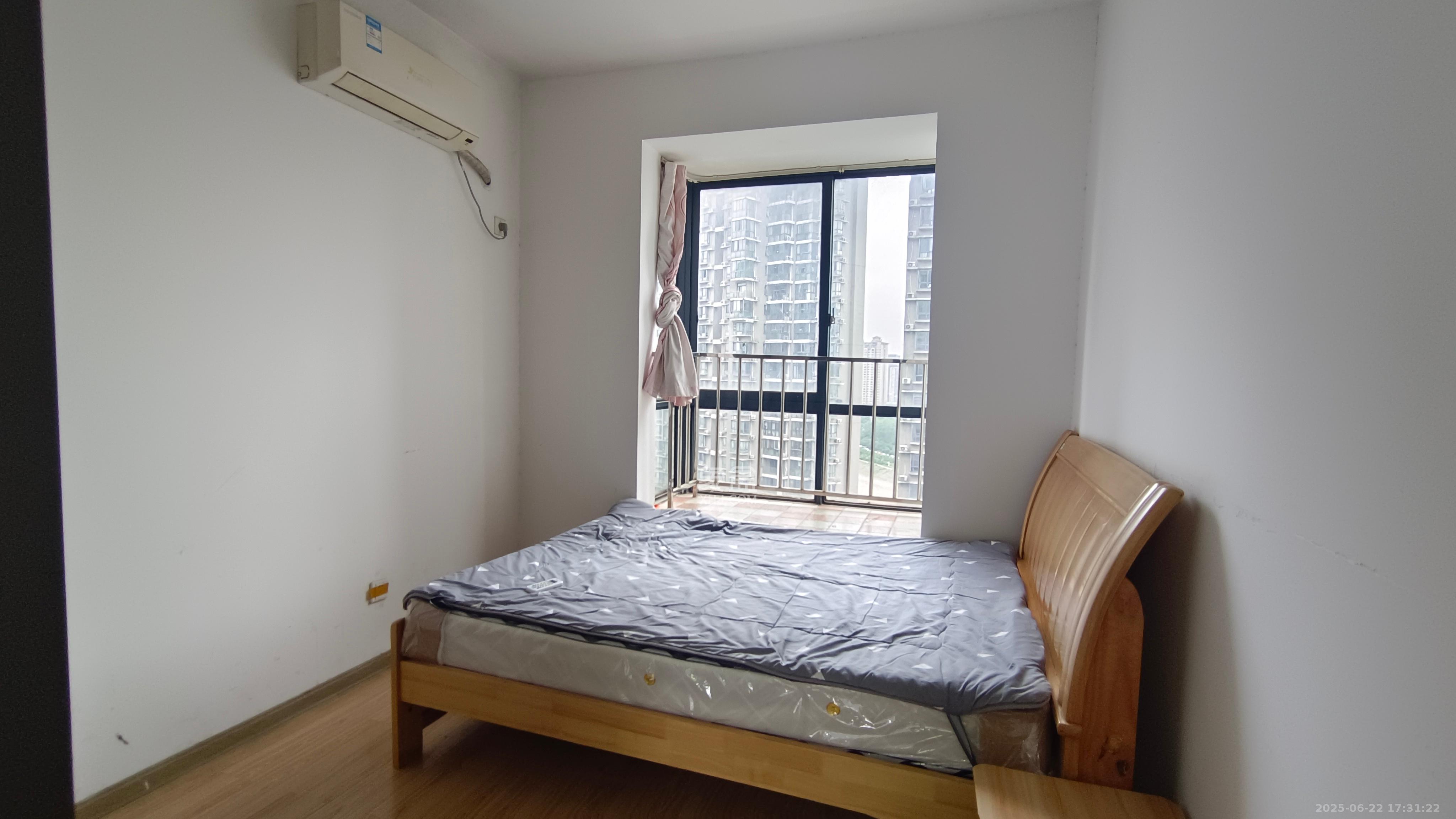 湘江世纪城映江苑 3室2厅2卫 1800.0元/月 湘江世纪城映江苑 3室2厅2卫 1800.0元/月室内图