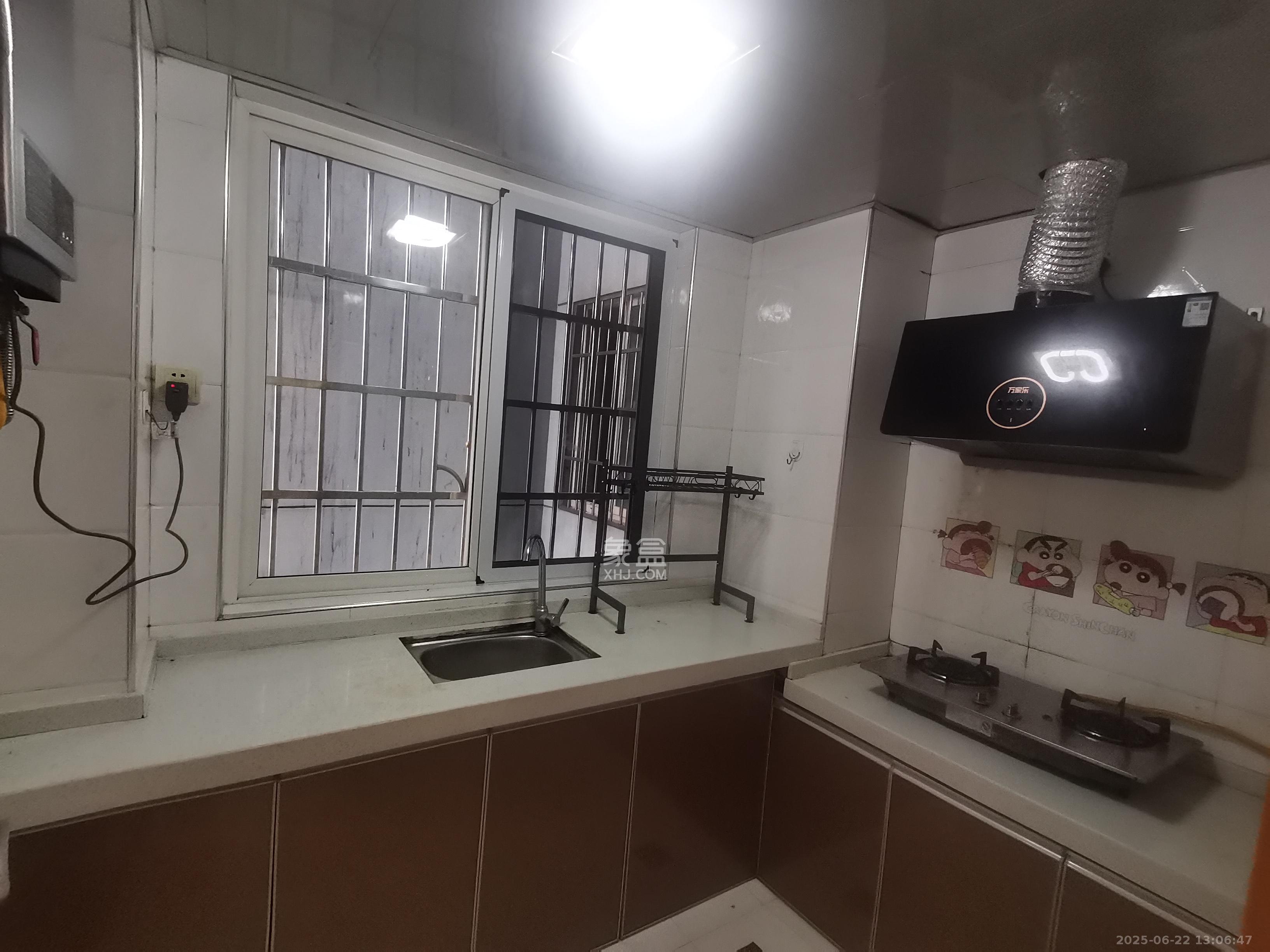 警苑星城 1室2厅1卫 1800.0元/月 警苑星城 1室2厅1卫 1800.0元/月室内图