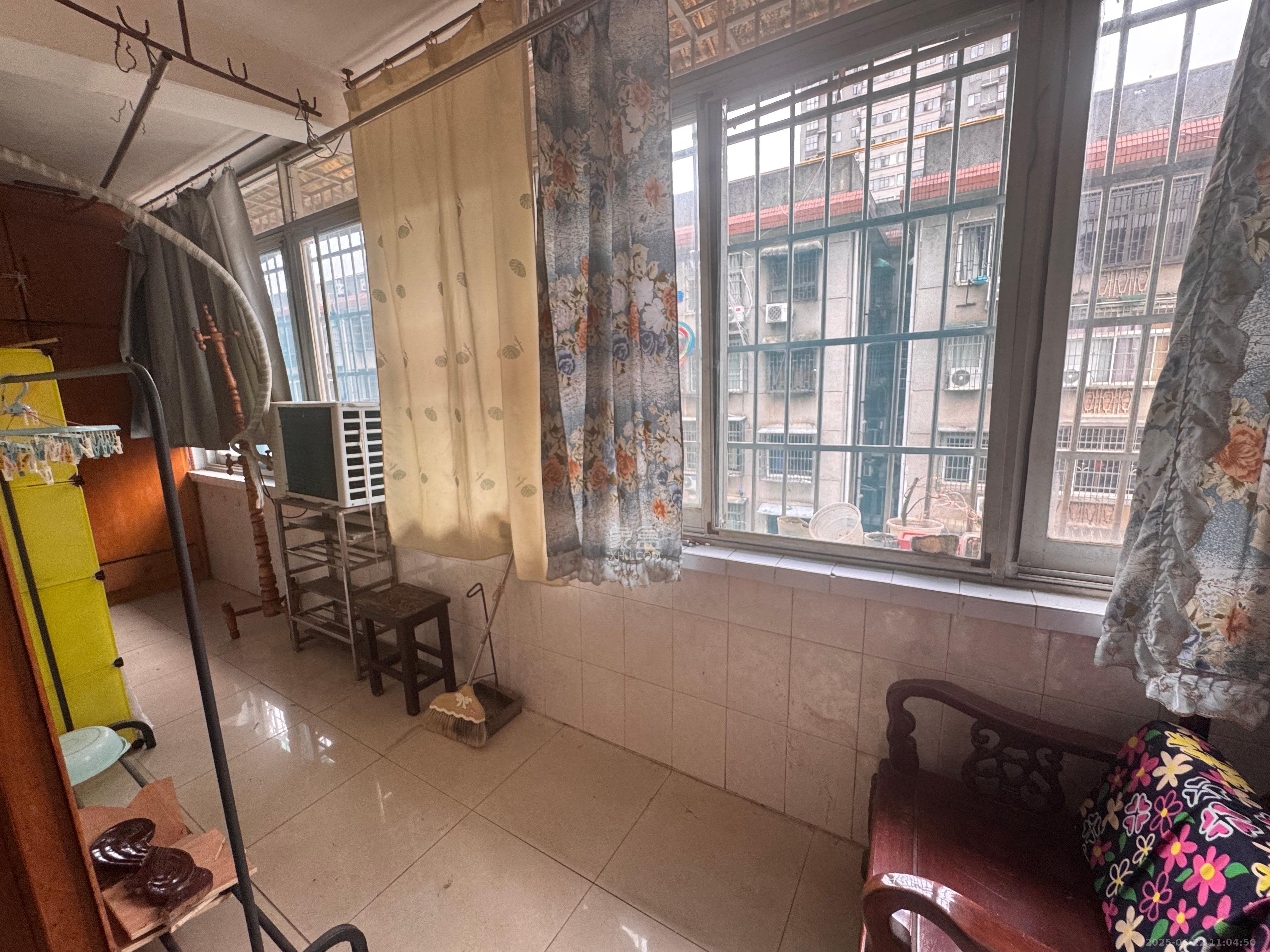 戥子桥散盘  3室2厅2卫    2200.0元/月 戥子桥散盘  3室2厅2卫    2200.0元/月室内图