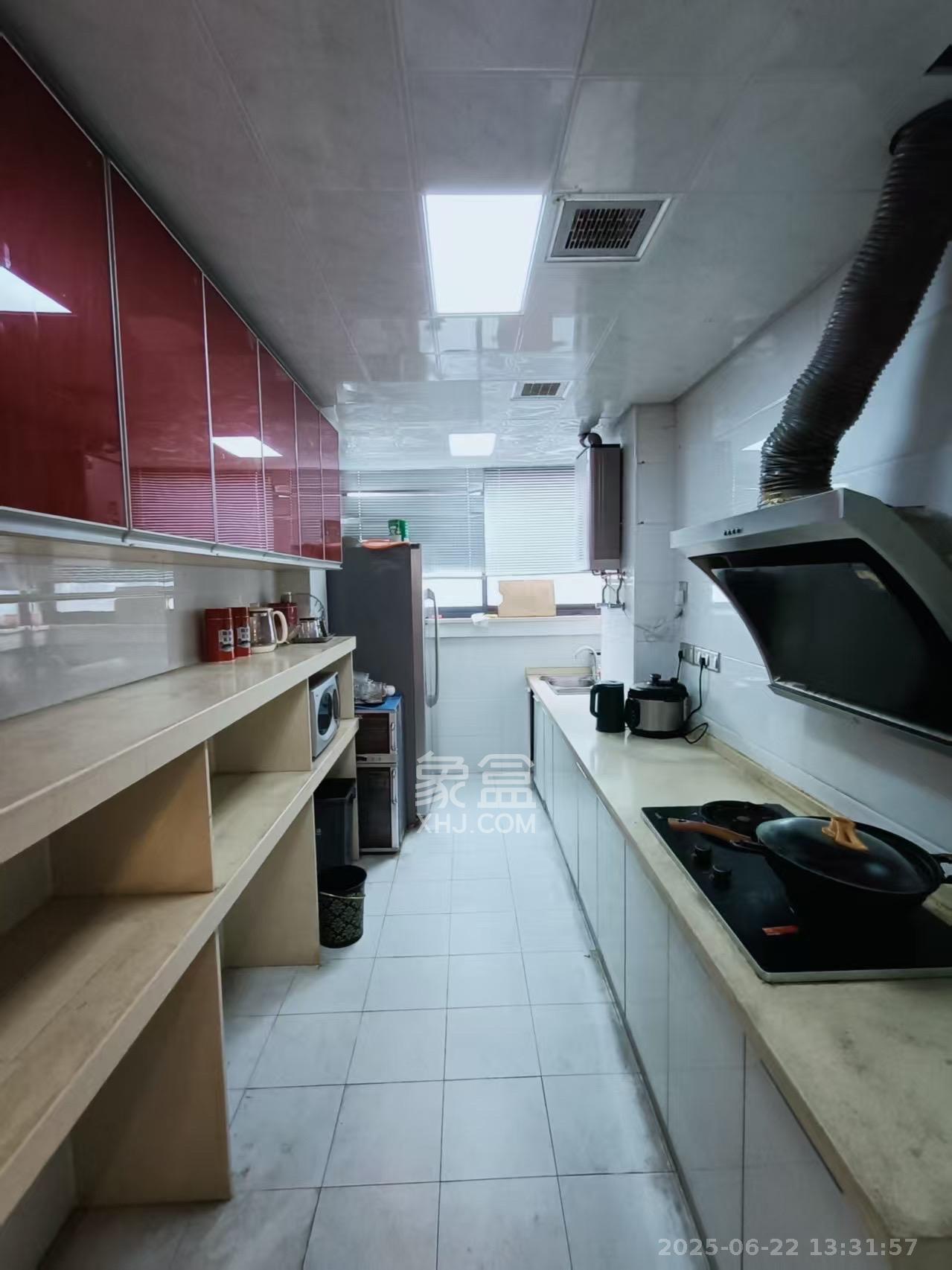 湘江世纪城富湾国际 6室2厅2卫 10000.0元/月 湘江世纪城富湾国际 6室2厅2卫 10000.0元/月室内图