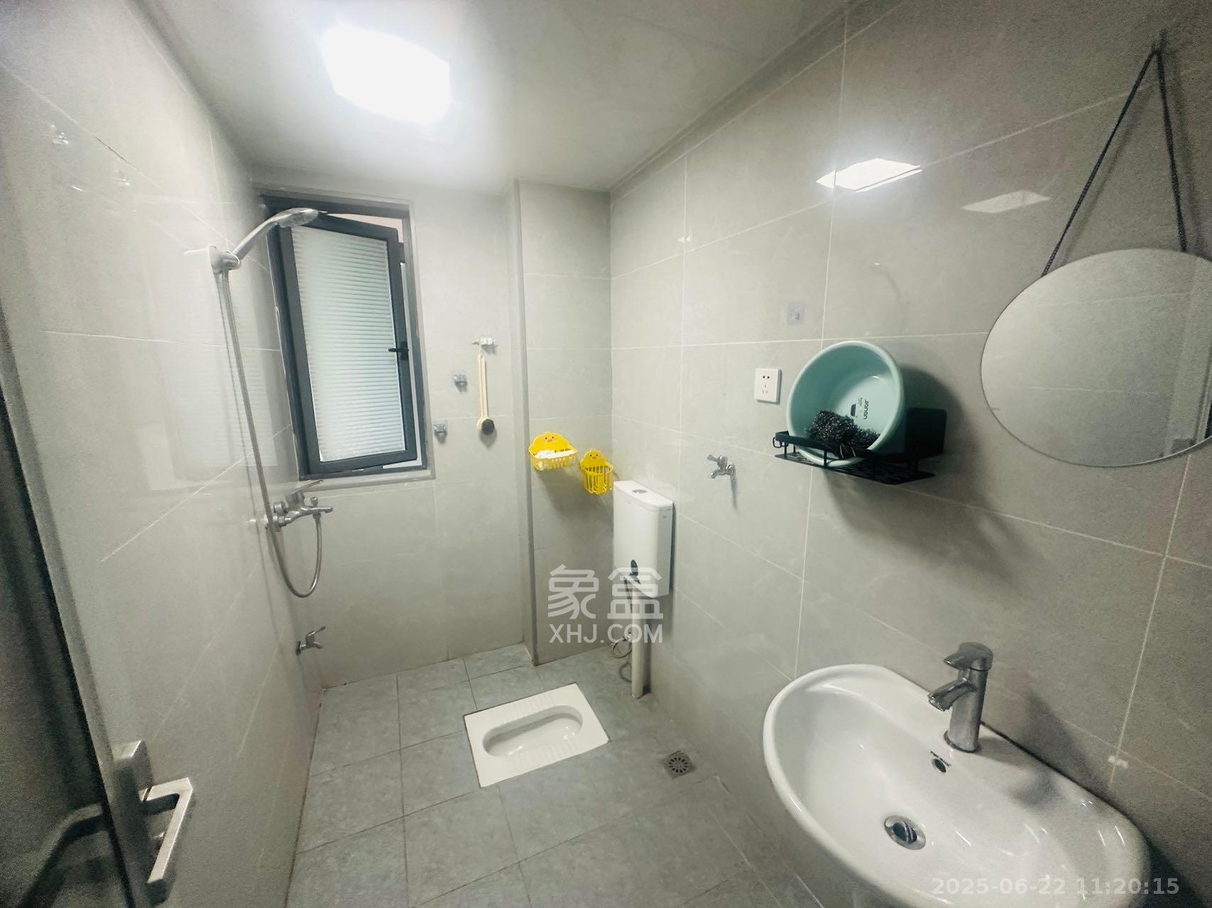 中南国际眼镜城(中伟商业中心) 3室2厅1卫 2100.0元/月 中南国际眼镜城(中伟商业中心) 3室2厅1卫 2100.0元/月室内图