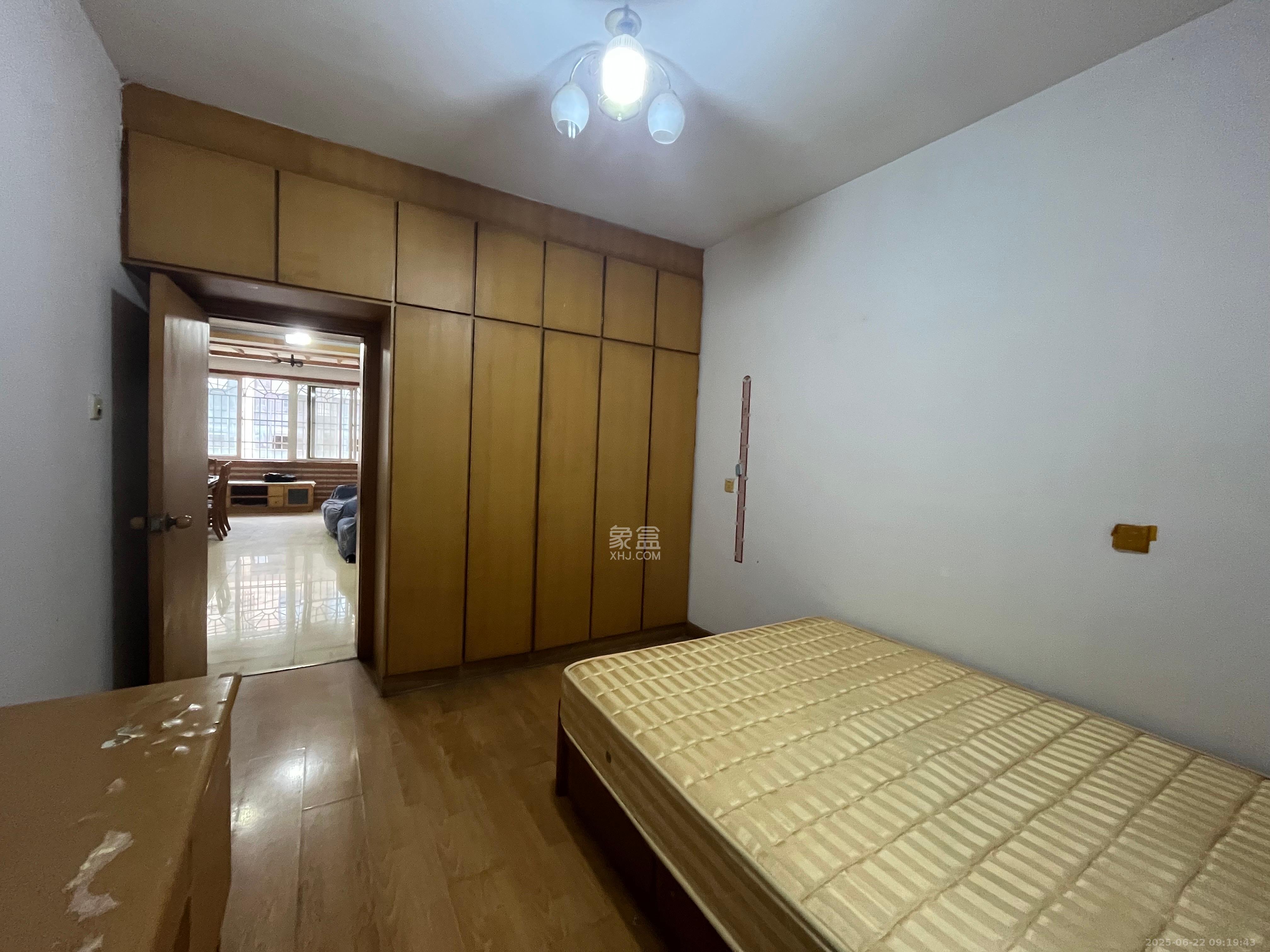 牛角塘社区  3室1厅1卫   1600.00元/月室内图