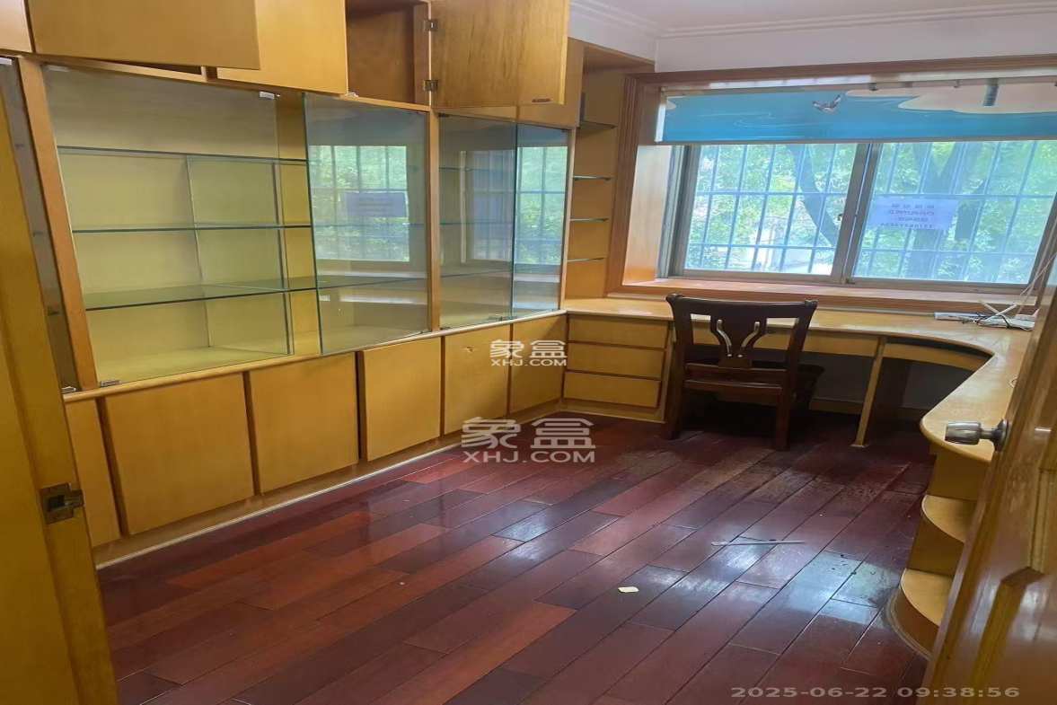 科教新村 4室2厅2卫 3000.0元/月 科教新村 4室2厅2卫 3000.0元/月室内图