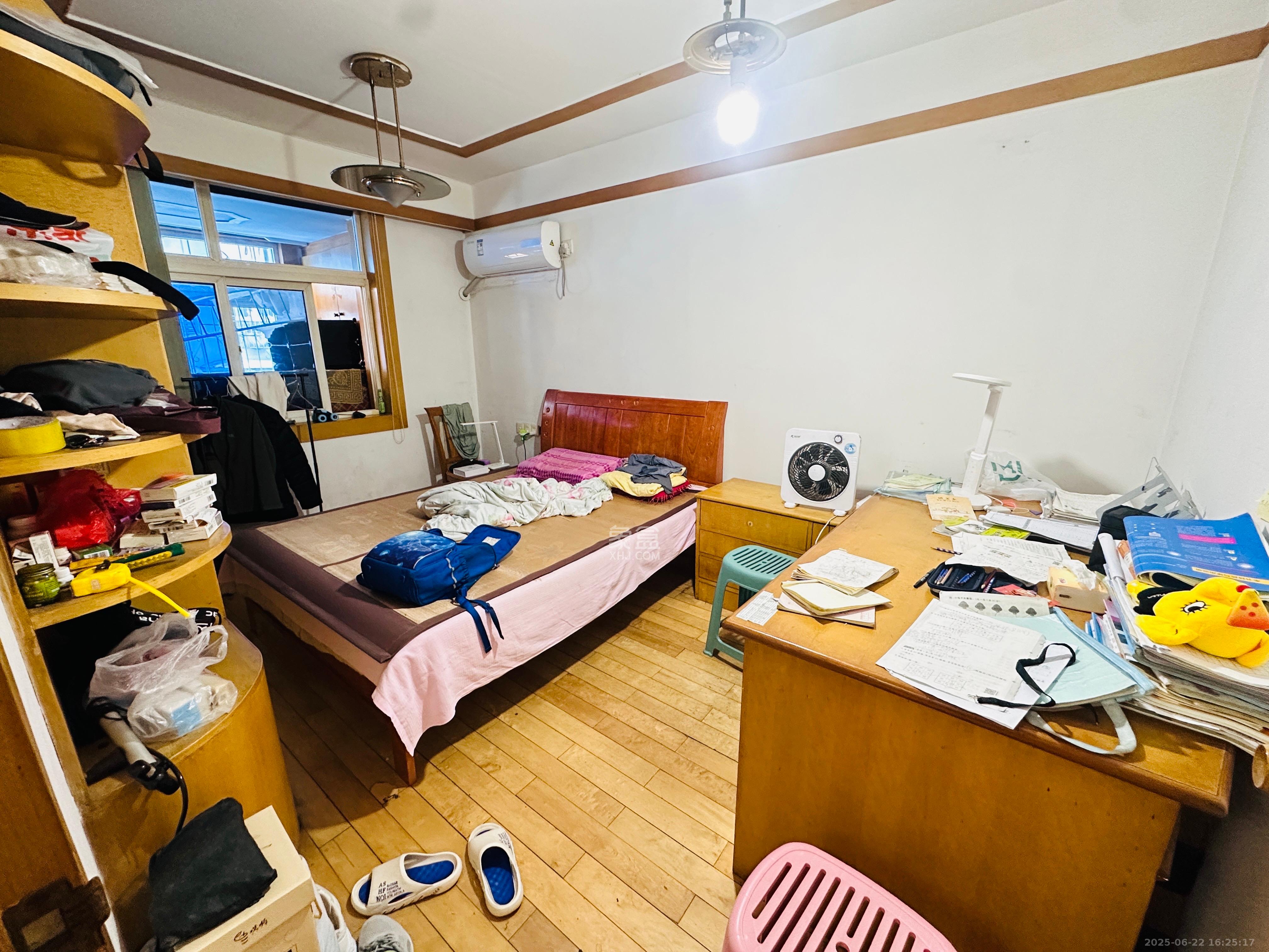 楚湘街二条巷散盘  3室2厅1卫    2300.0元/月 楚湘街二条巷散盘  3室2厅1卫    2300.0元/月室内图