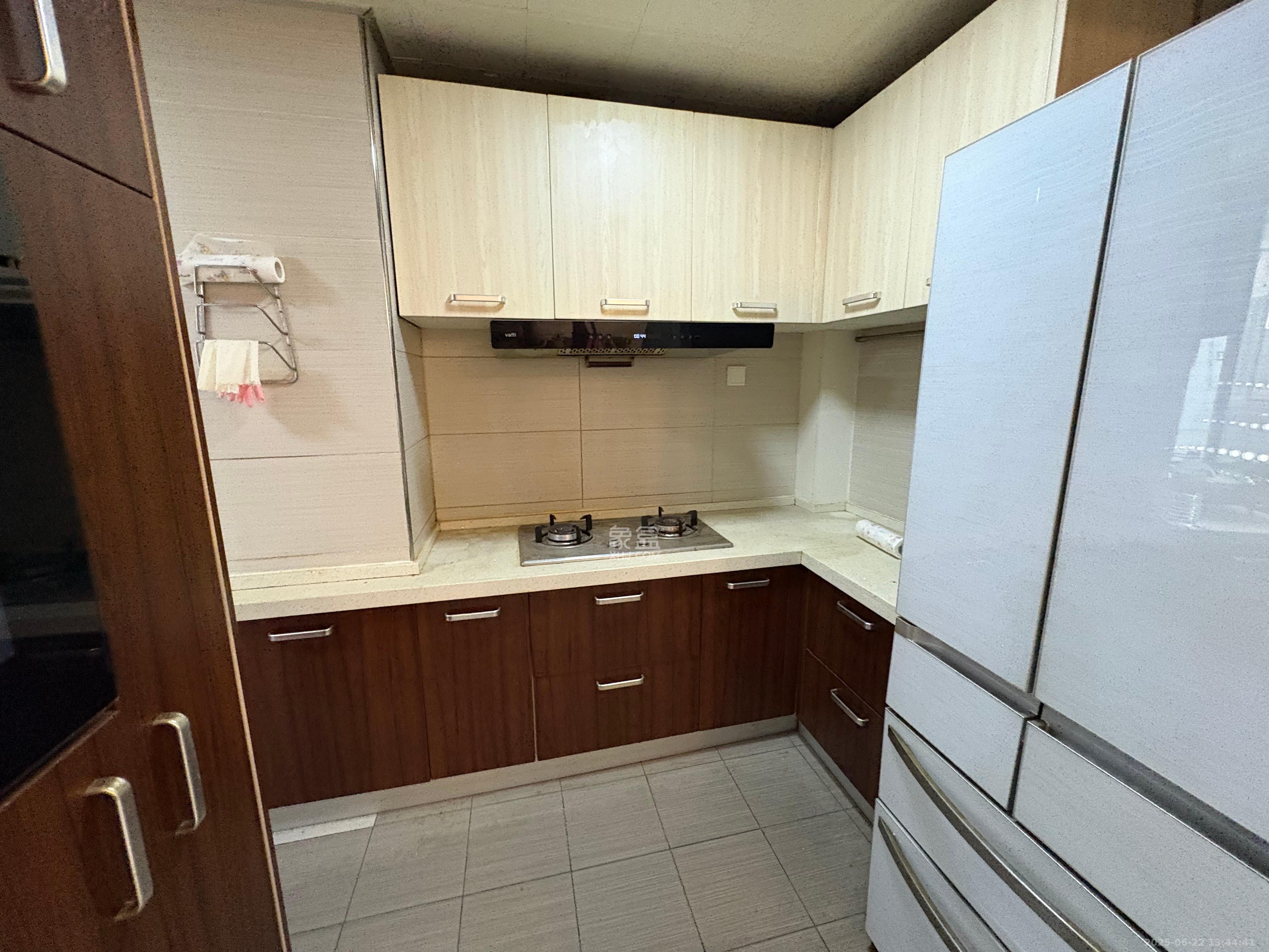通用时代国际社区  3室2厅1卫   3300.00元/月室内图