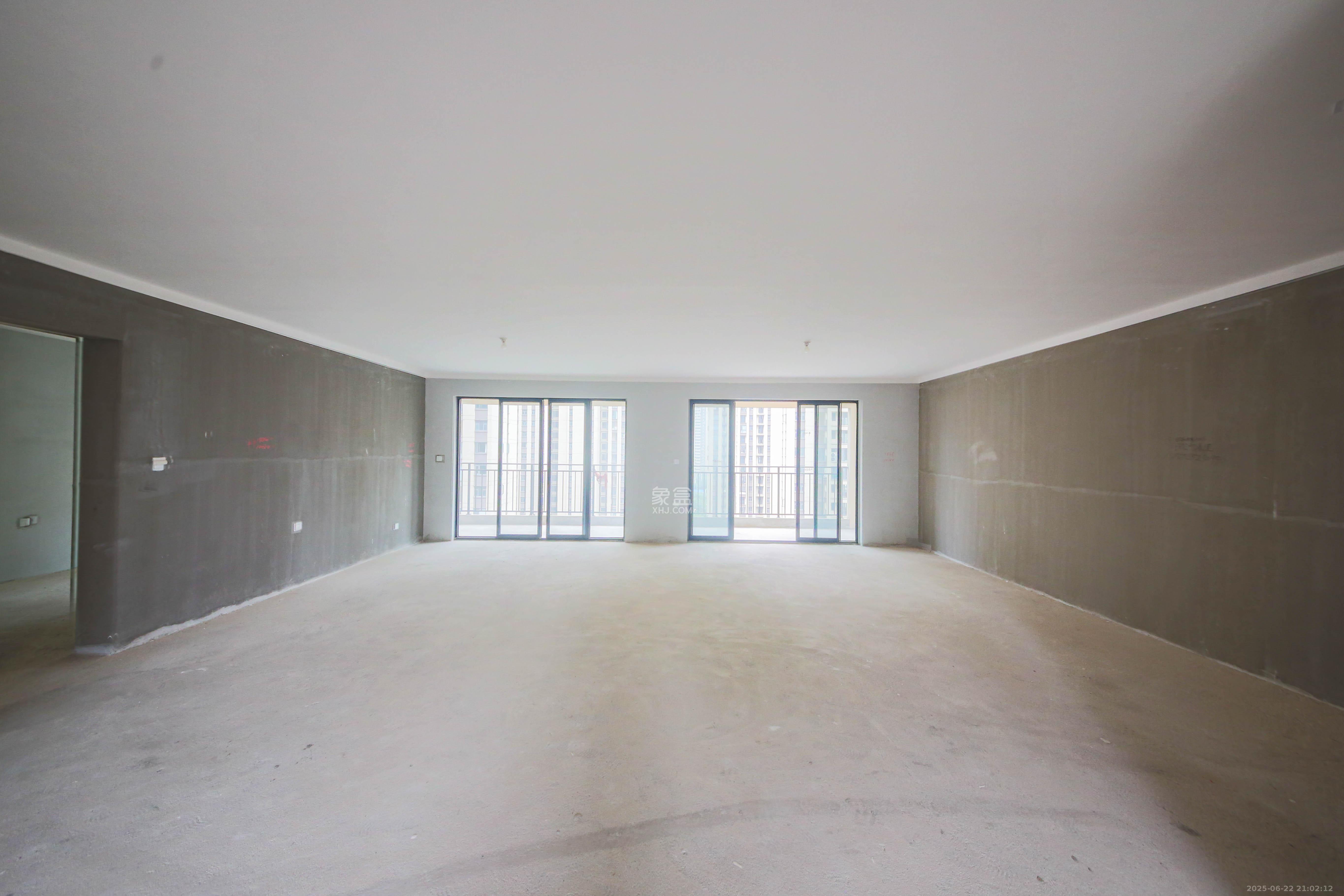 中建钰和城  4室2厅3卫   410.00万客厅