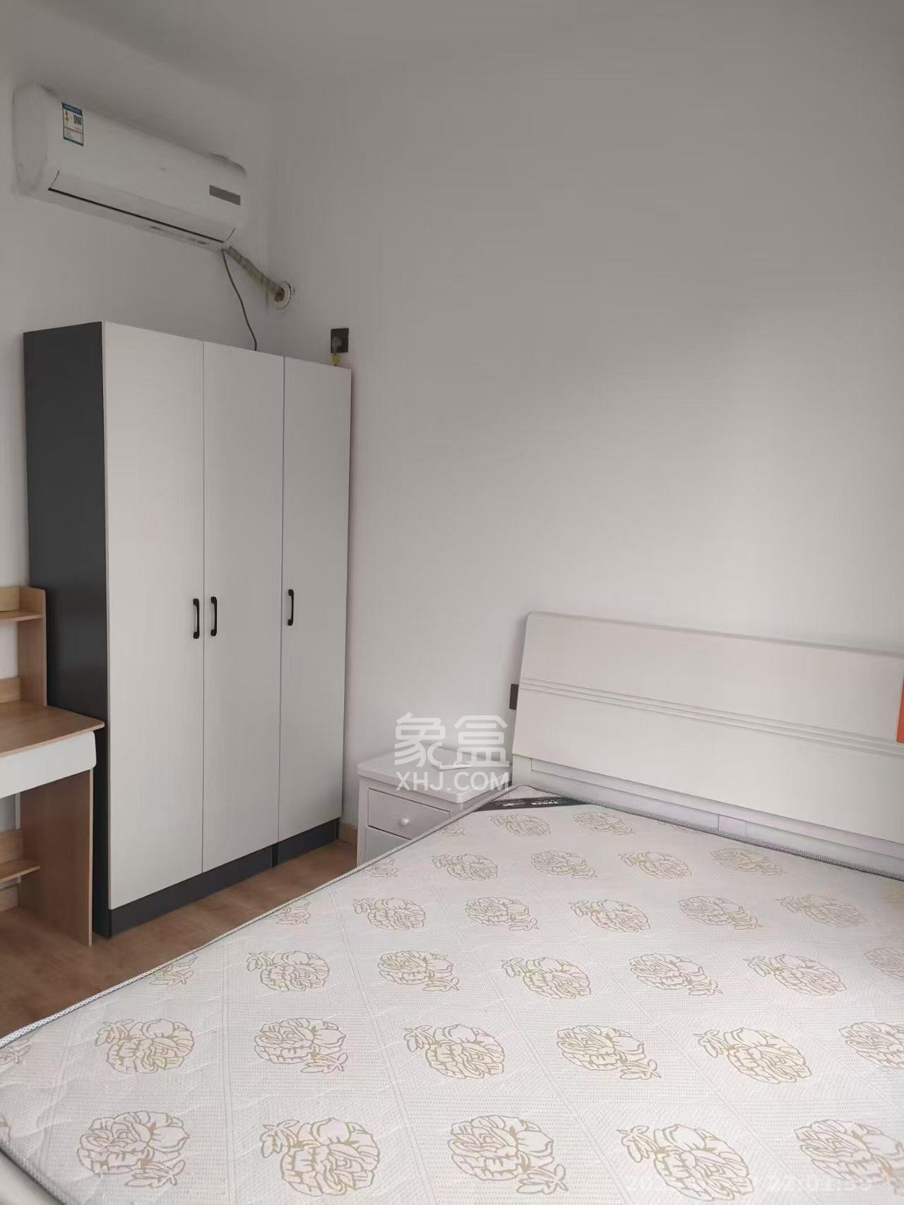 中天栖溪里  3室2厅2卫    3000.0元/月 中天栖溪里  3室2厅2卫    3000.0元/月室内图