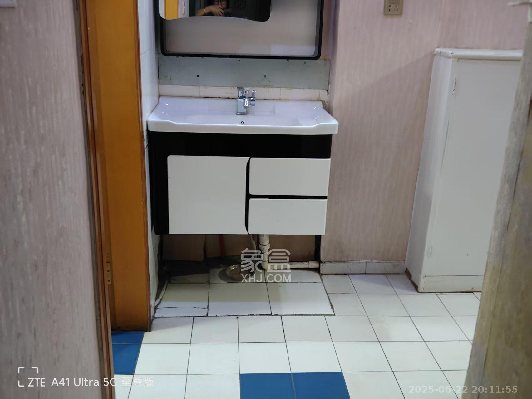 省公安厅  3室1厅1卫    3000.0元/月 省公安厅  3室1厅1卫    3000.0元/月