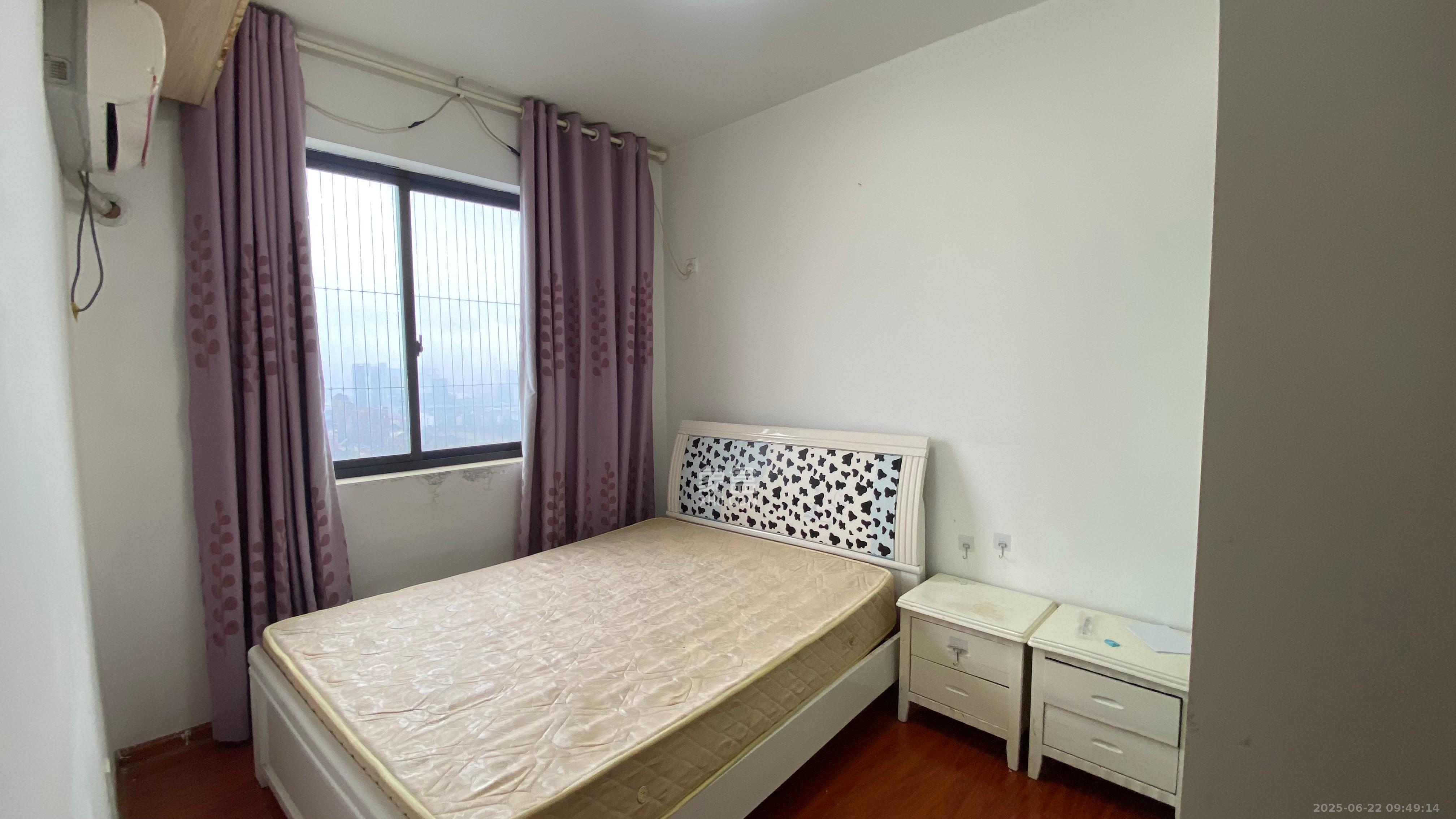 雨花公馆(紫苔名苑) 3室2厅2卫 2400.0元/月 雨花公馆(紫苔名苑) 3室2厅2卫 2400.0元/月室内图