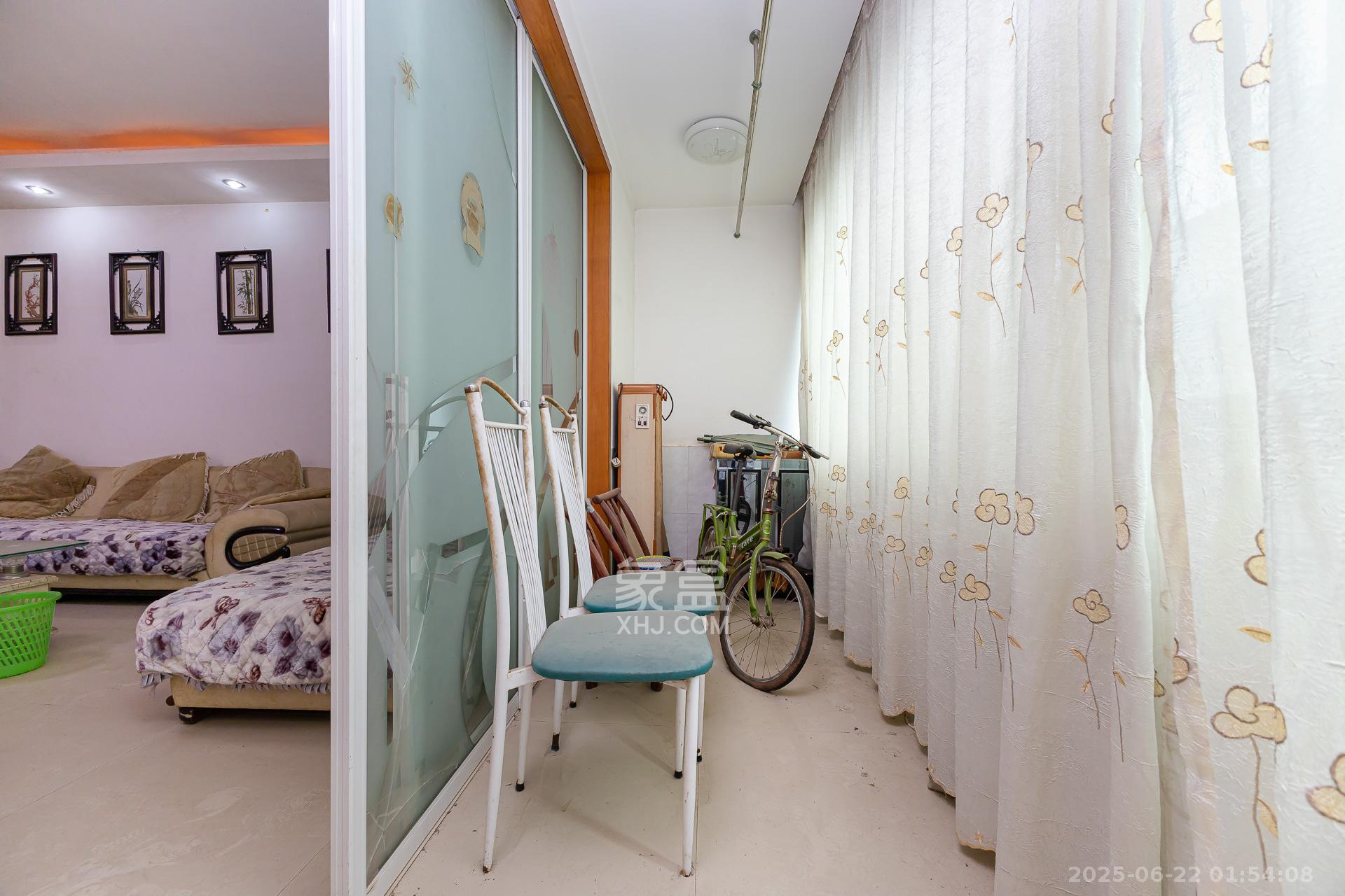 长高圆梦佳苑 3室2厅2卫 65.0万 长高圆梦佳苑 3室2厅2卫 65.0万阳台